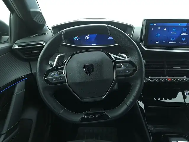 Peugeot 208 view 11