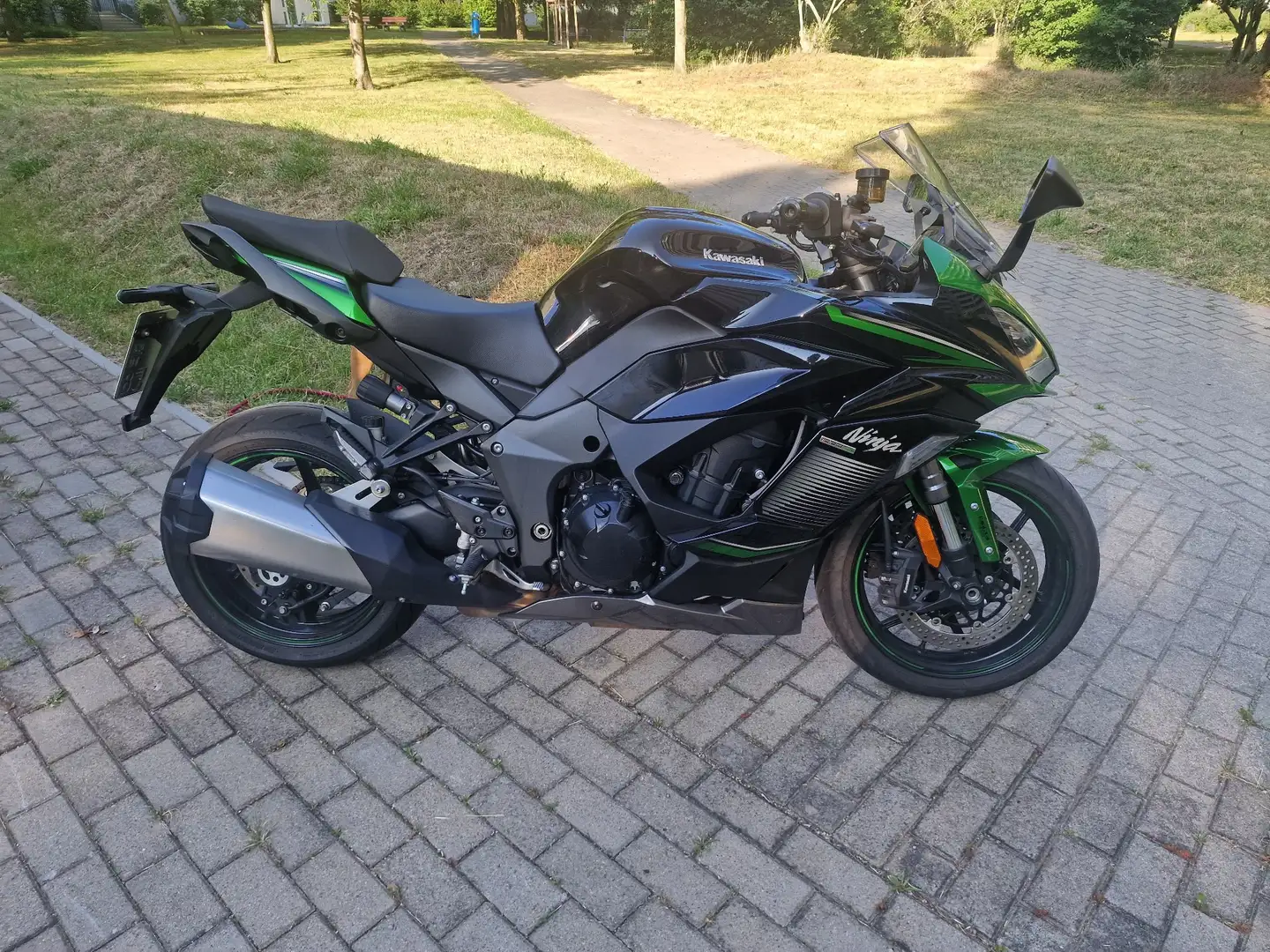 Kawasaki Ninja 1000SX Noir - 1