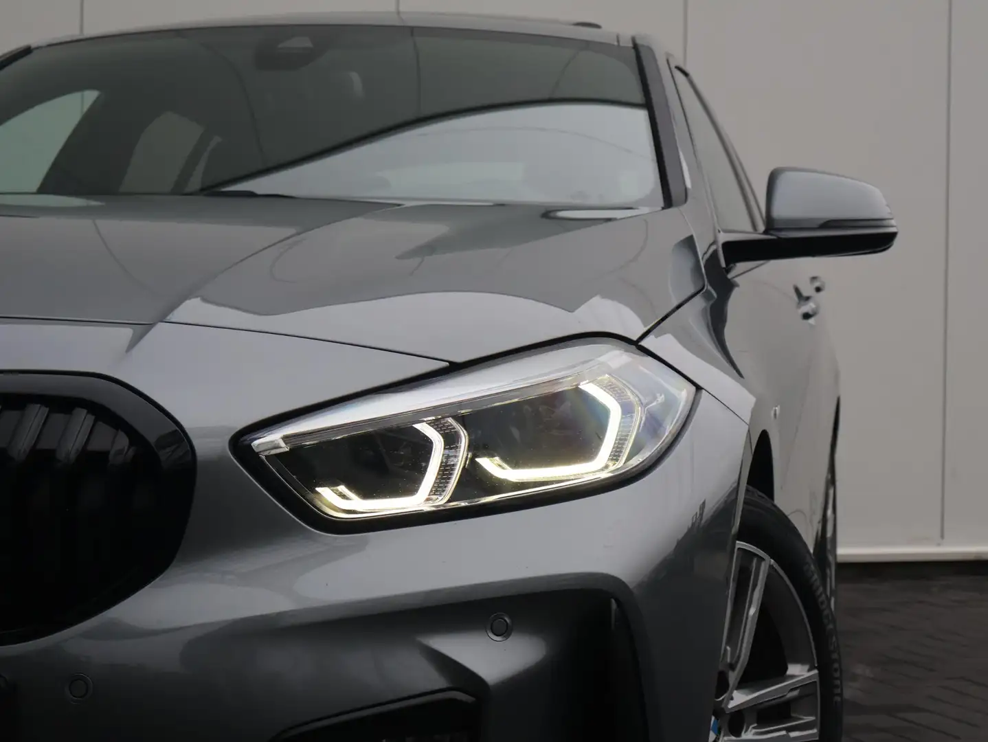 BMW 118 1-serie 118i Business Edition M Sport Edition/ Ach Grijs - 2