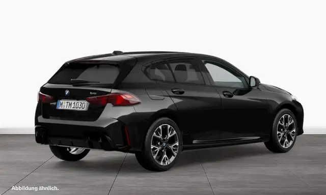 BMW 1 Series view 2