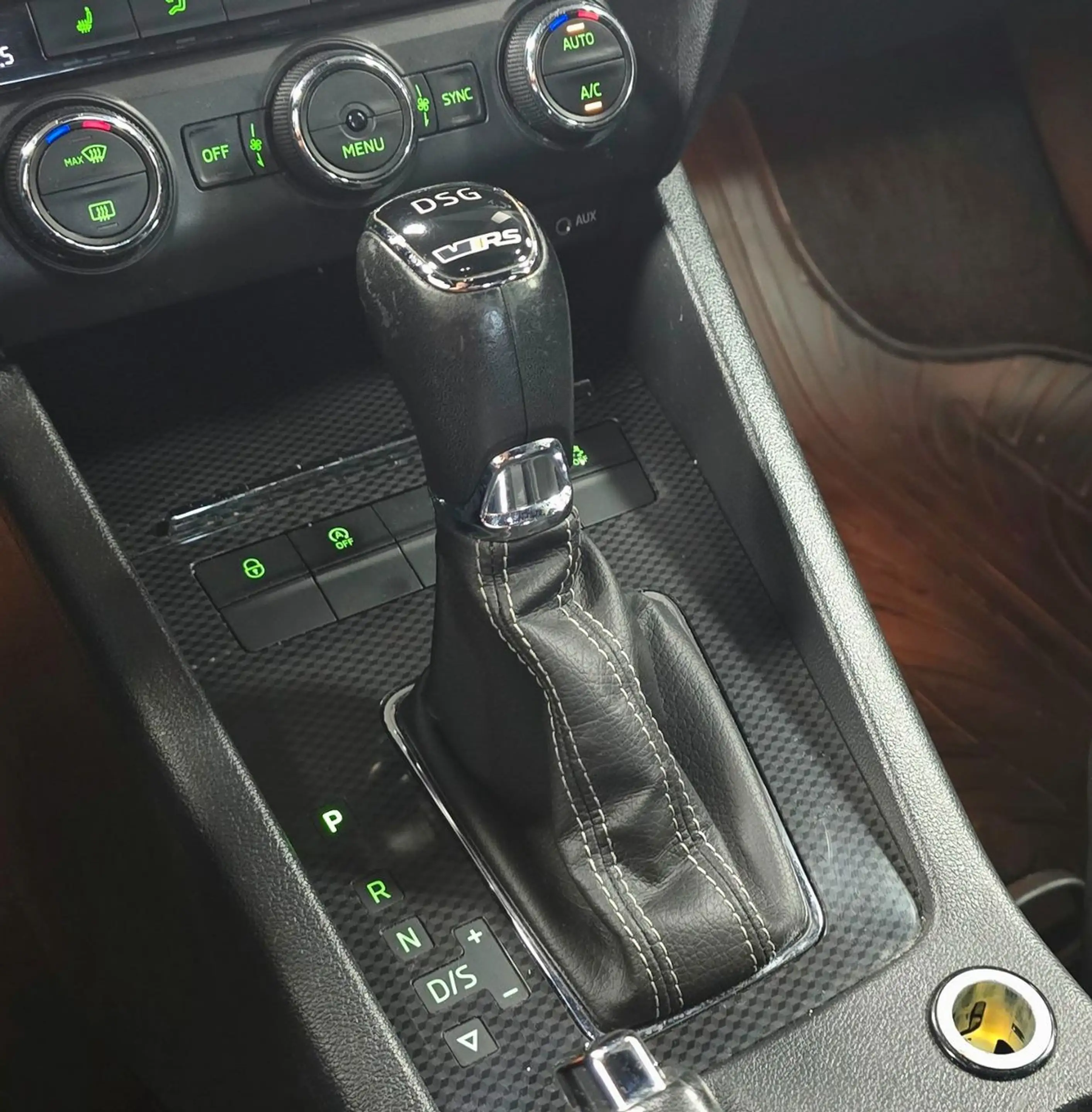 Skoda Octavia Combi RS*NAVI*ABSTAND*APPLE CARPLAY*DAB — photo 23