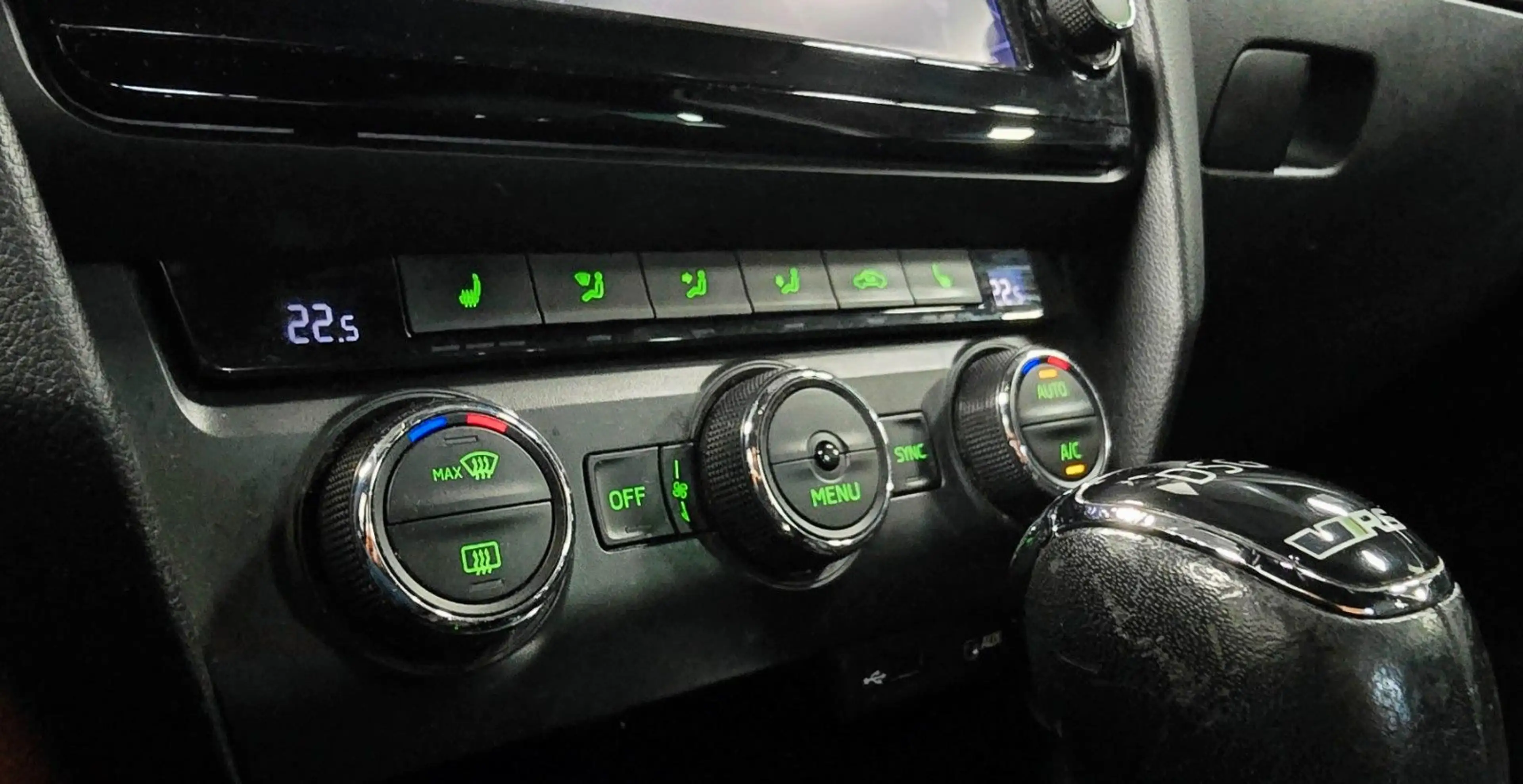 Skoda Octavia Combi RS*NAVI*ABSTAND*APPLE CARPLAY*DAB — photo 24