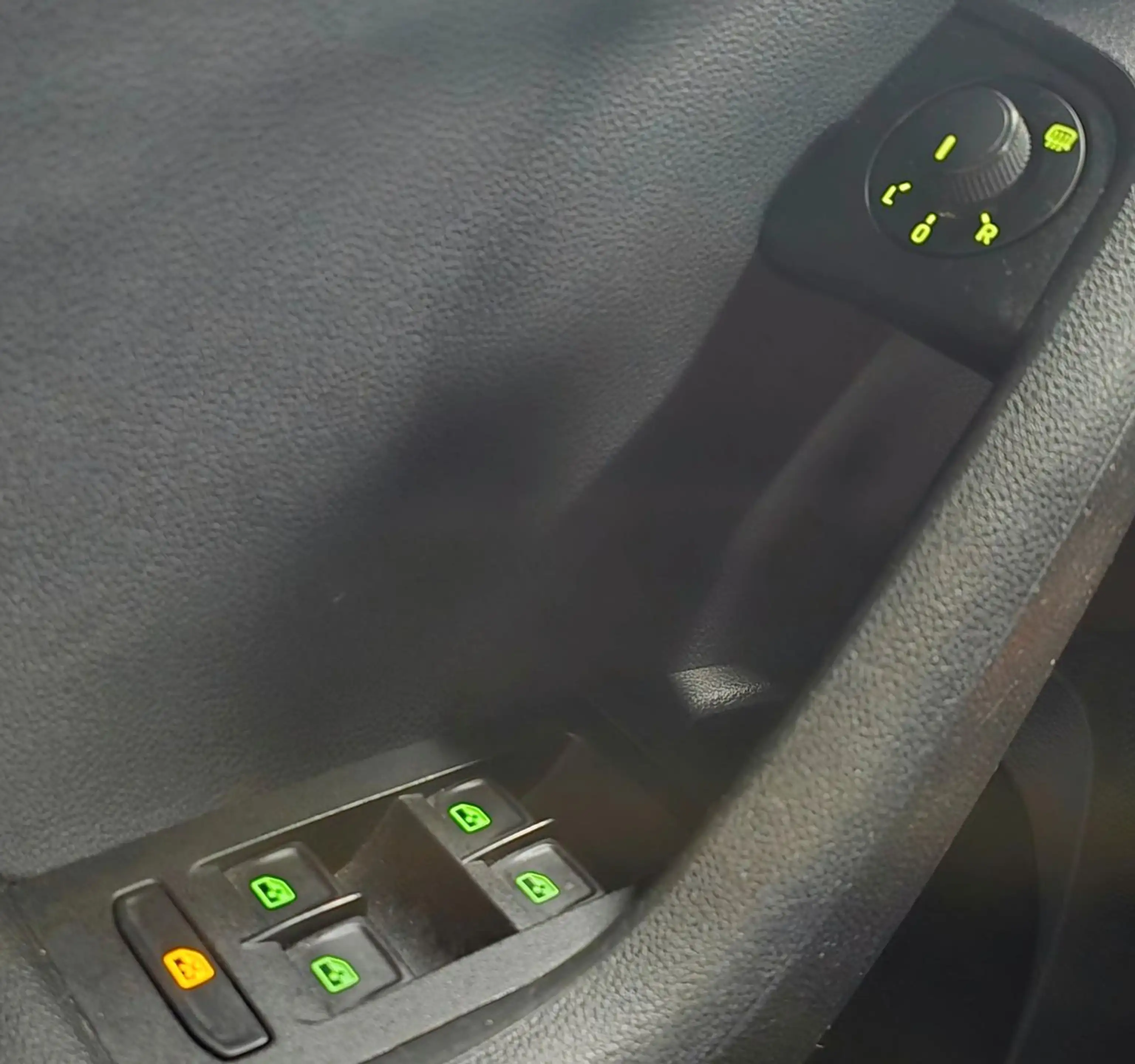 Skoda Octavia Combi RS*NAVI*ABSTAND*APPLE CARPLAY*DAB — photo 35