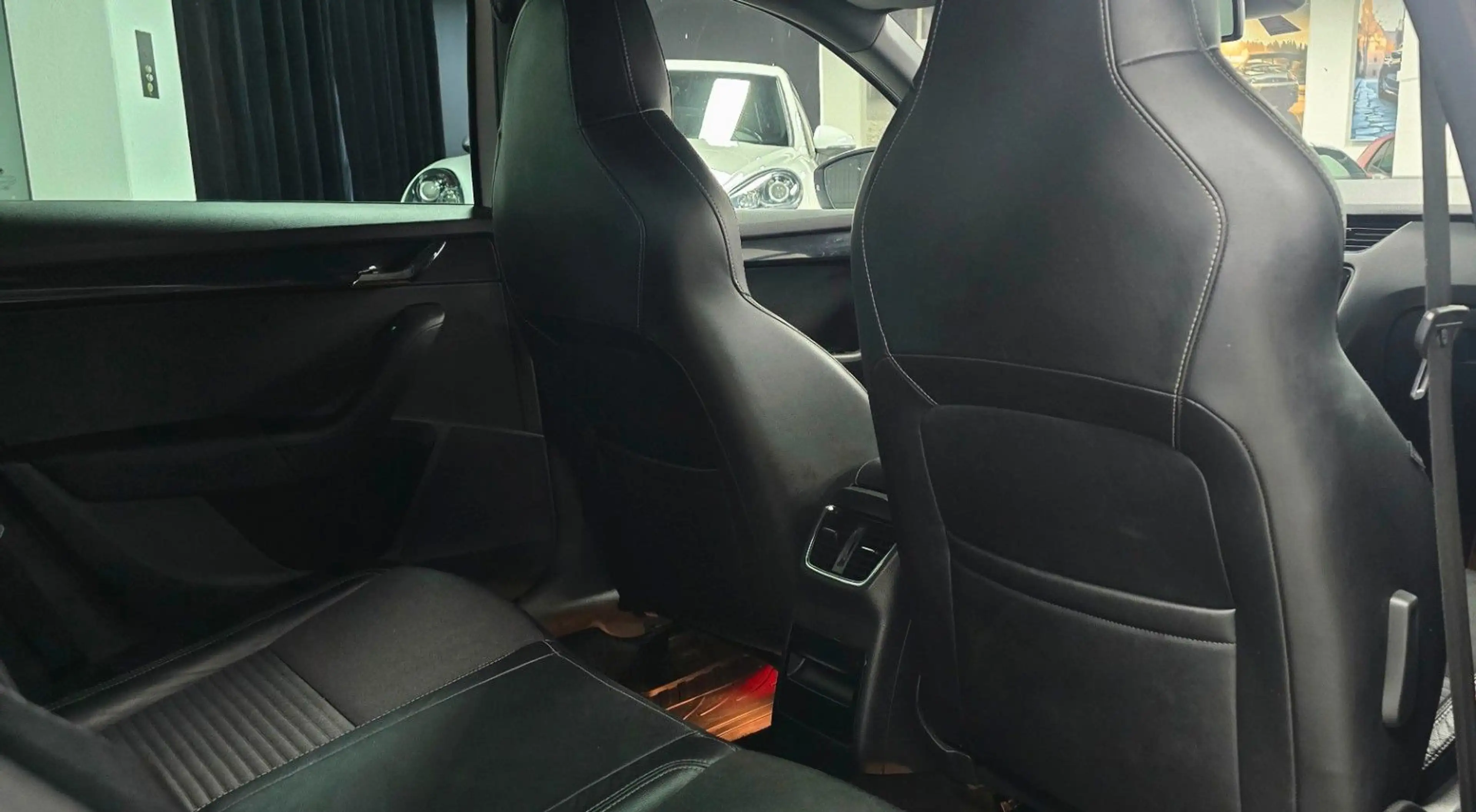 Skoda Octavia Combi RS*NAVI*ABSTAND*APPLE CARPLAY*DAB — photo 28