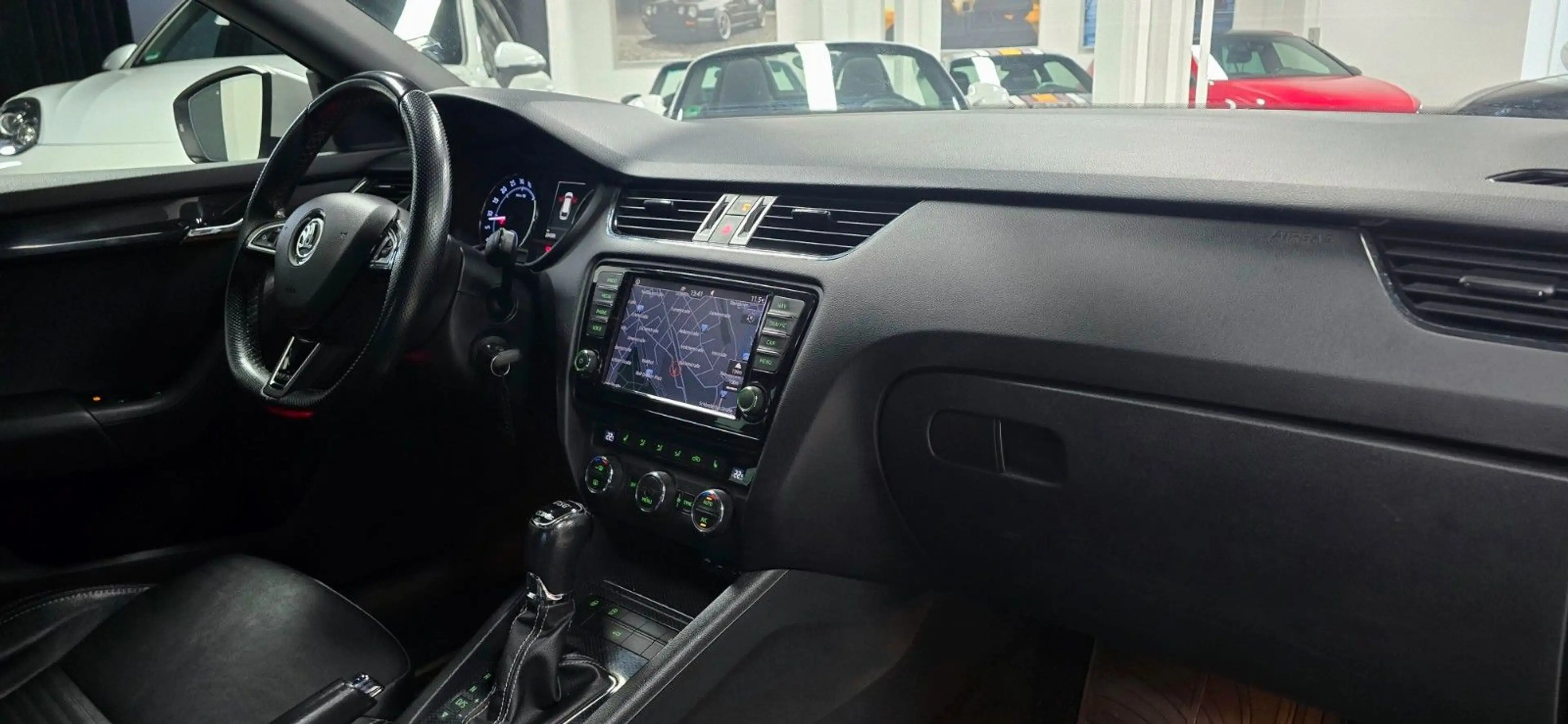 Skoda Octavia Combi RS*NAVI*ABSTAND*APPLE CARPLAY*DAB — photo 32
