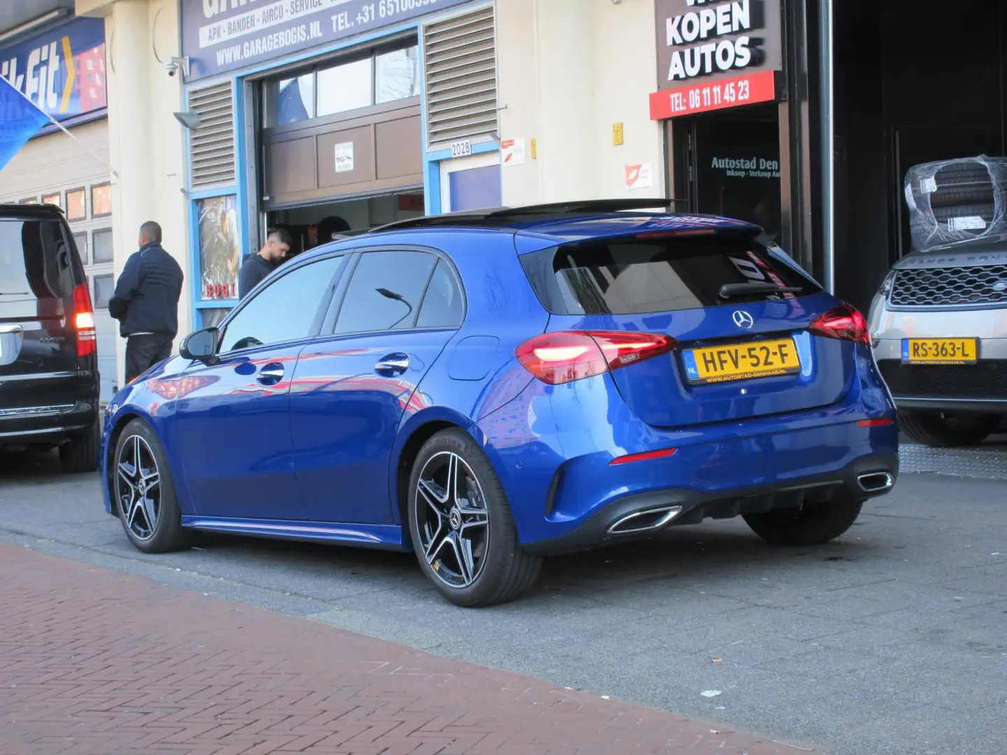 Mercedes-Benz A 200 AMG Line Sfeerverlichting Pano Bleu - 2