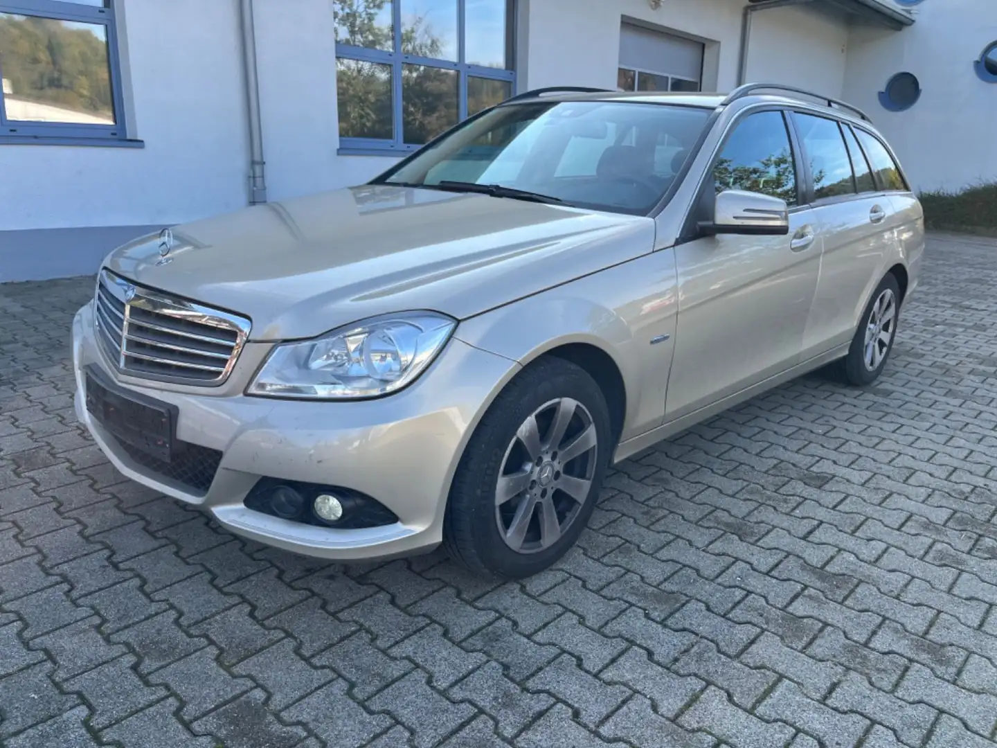 Mercedes-Benz C 200 / no TÜV / Not private / No discount Beige - 1