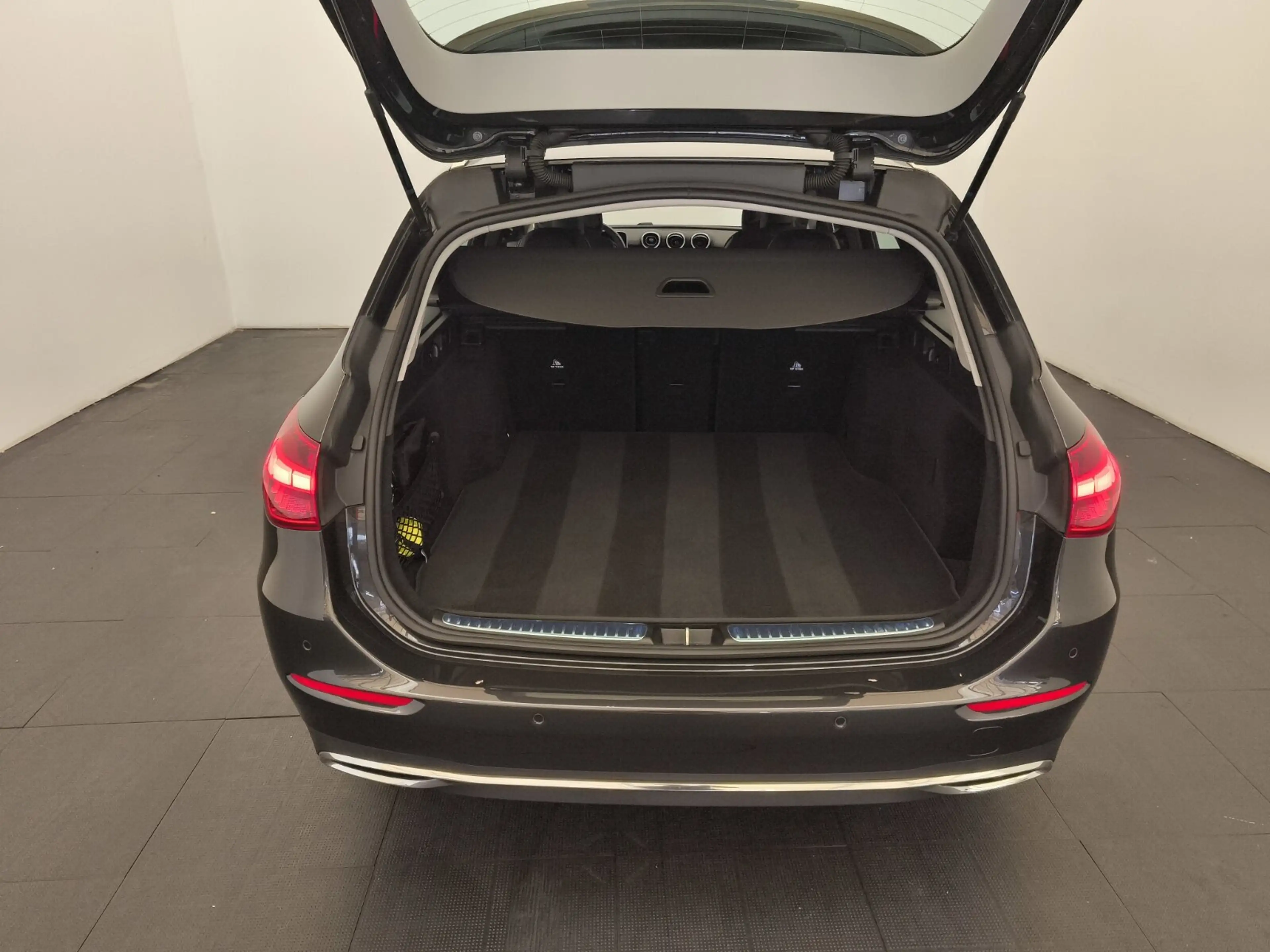 Mercedes-Benz C 200 C 200 T Avantgarde Advanced Ambien RüCam LED DAB — photo 10