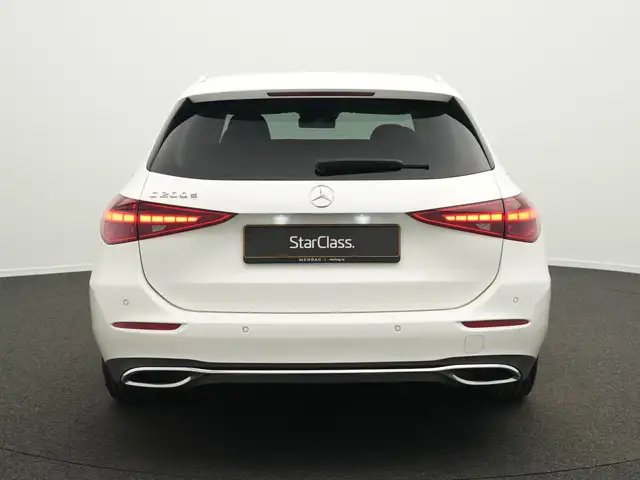 Mercedes-Benz C-Class view 4