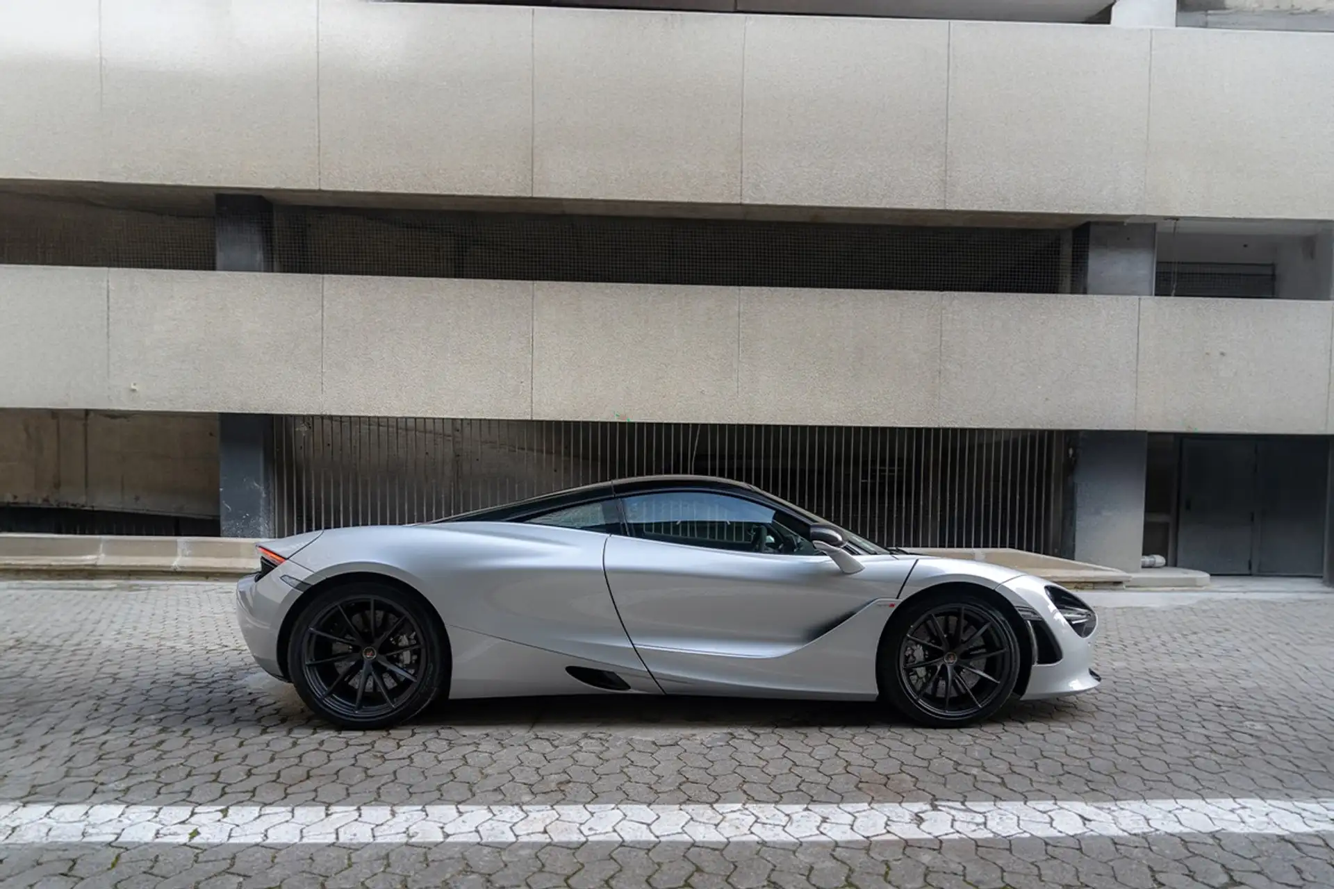 맥라렌 720S 720 Sport Coupe 2018 화이트 사진 2