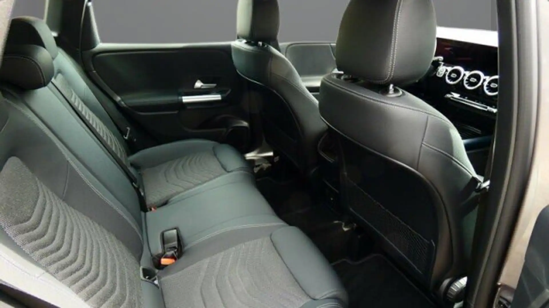 Mercedes-Benz B 250 4M MBeam|Progressive|EASY-PACK|Kam|Keyless Gris - 2