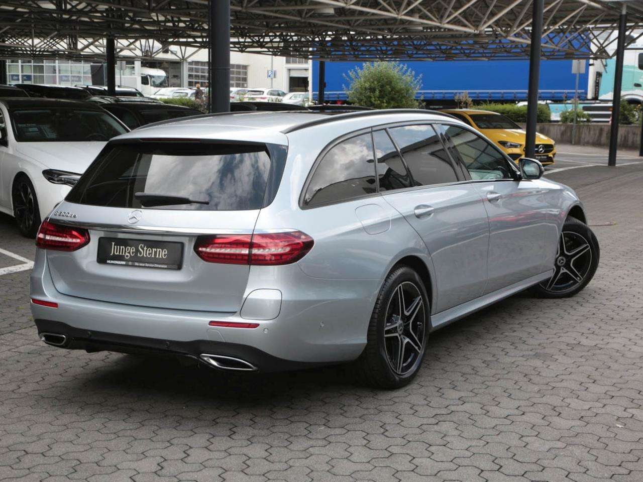 Mercedes-Benz E 300