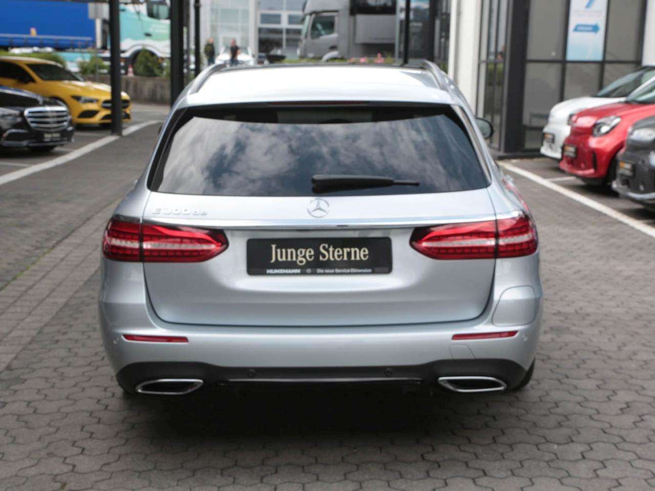 Mercedes-Benz E 300