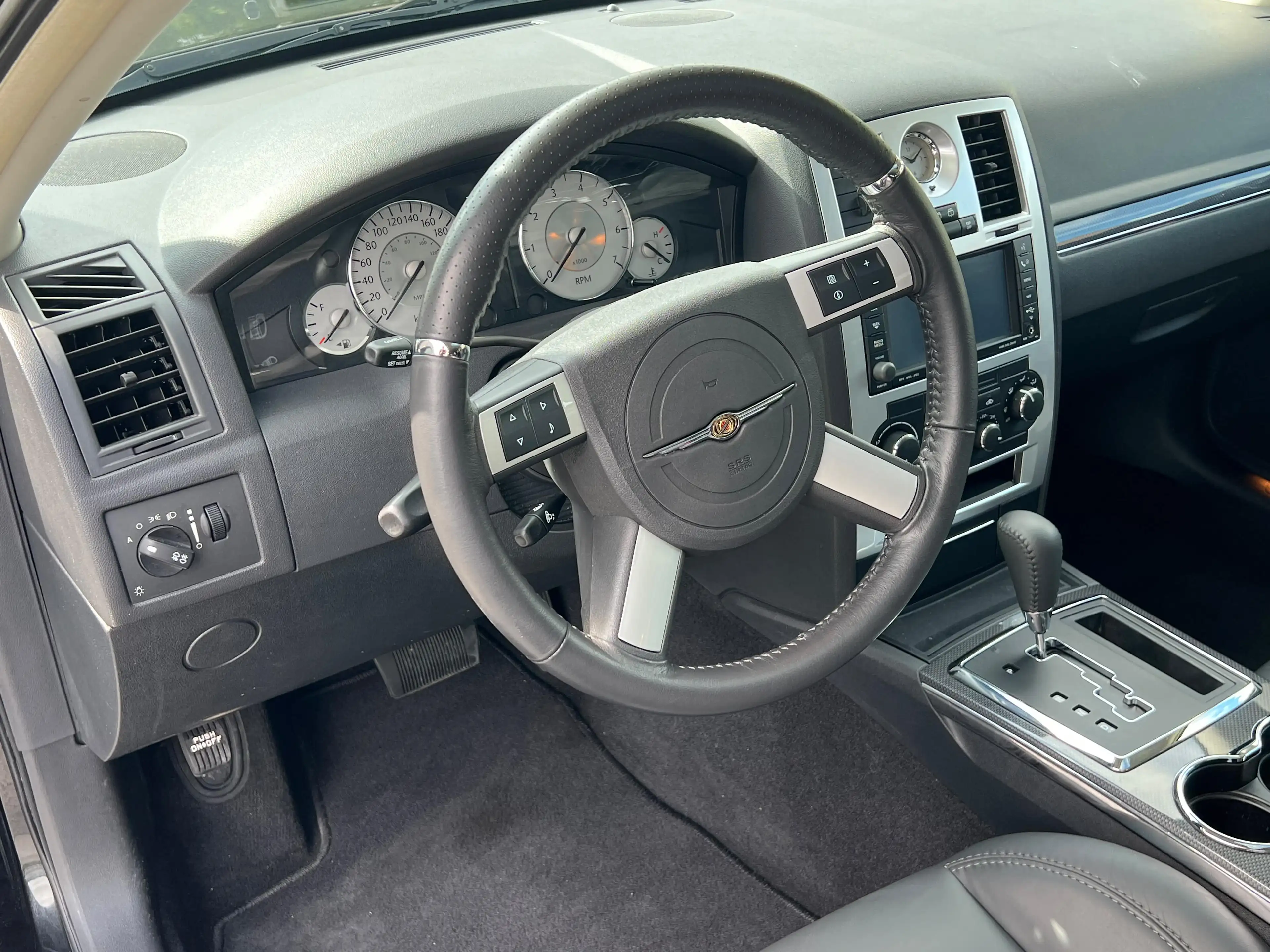 Chrysler 300C 300 C Touring *** SRT DESIGN *** 1er Propriétaire *** — photo 10