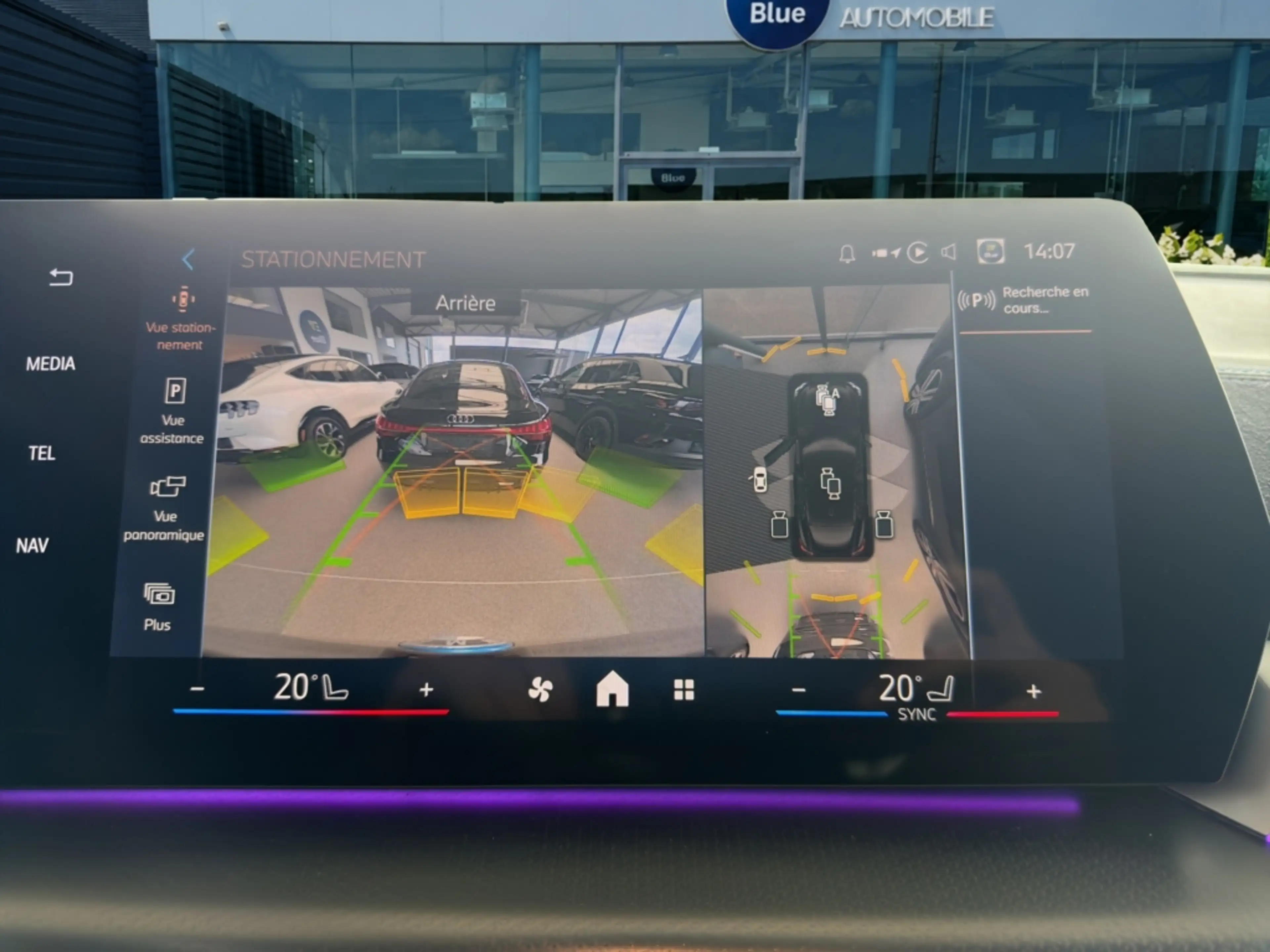 BMW iX2 eDrive20 M SPORT PRO 66.5 kWh M SPORT - HUD - — photo 18