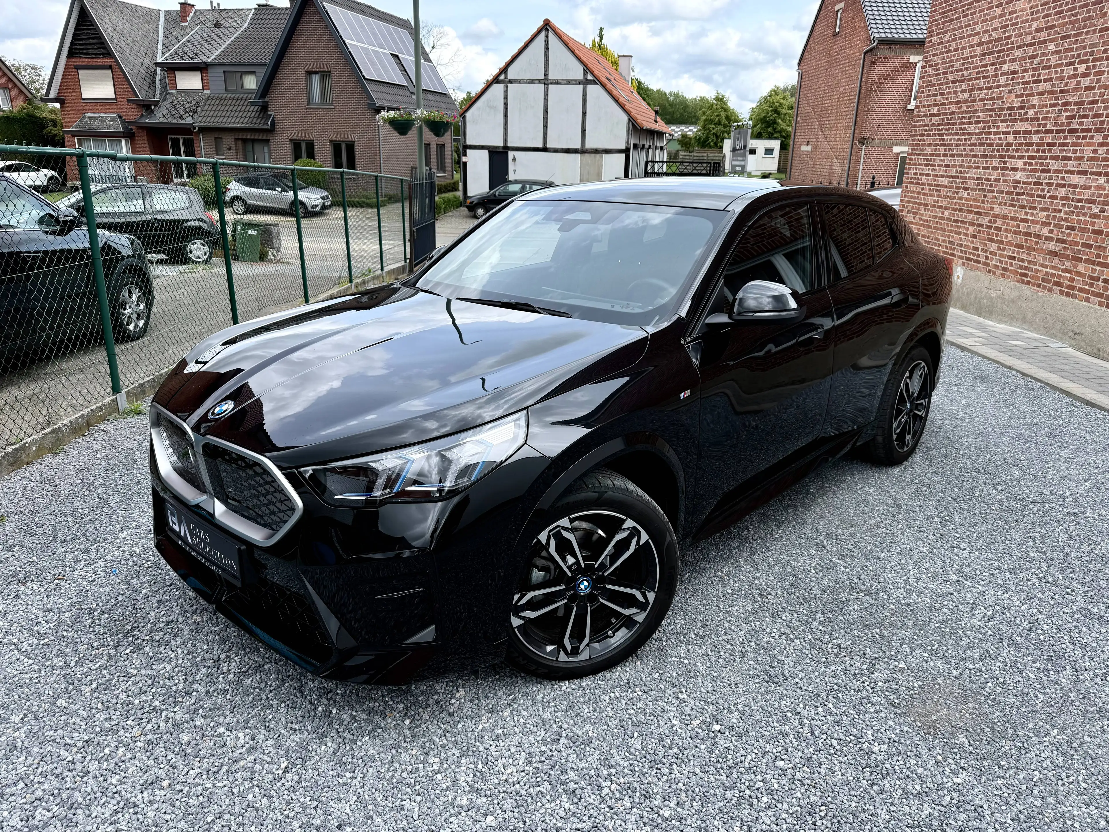BMW iX2 66.5 kWh eDrive20 M Edition | Massage! | Harman Kardon | Pano!