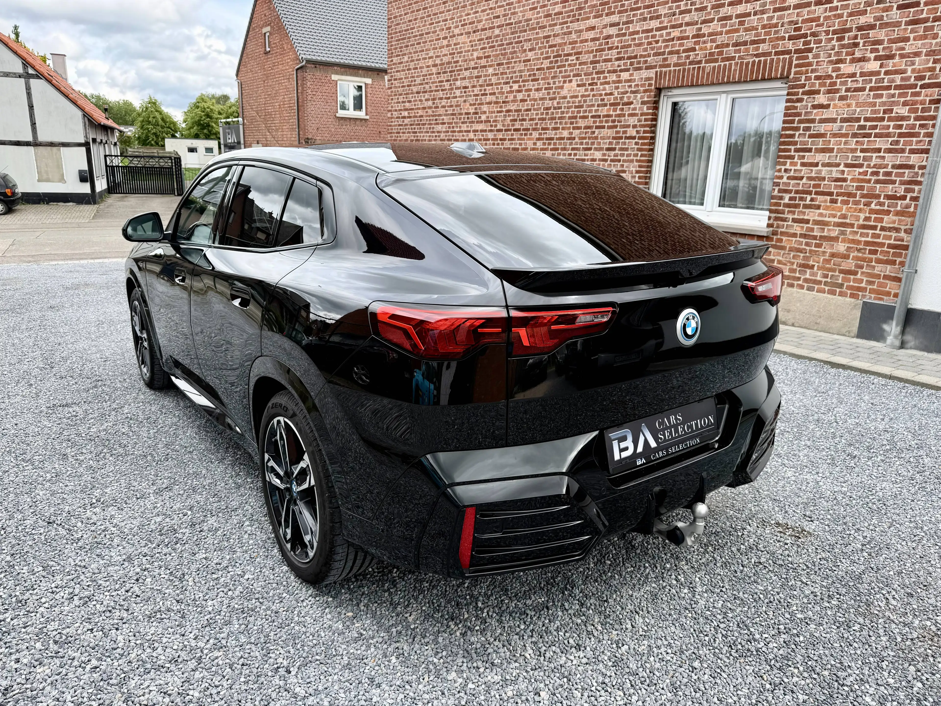 BMW iX2 66.5 kWh eDrive20 M Edition | Massage! | Harman Kardon | Pano! — photo 4