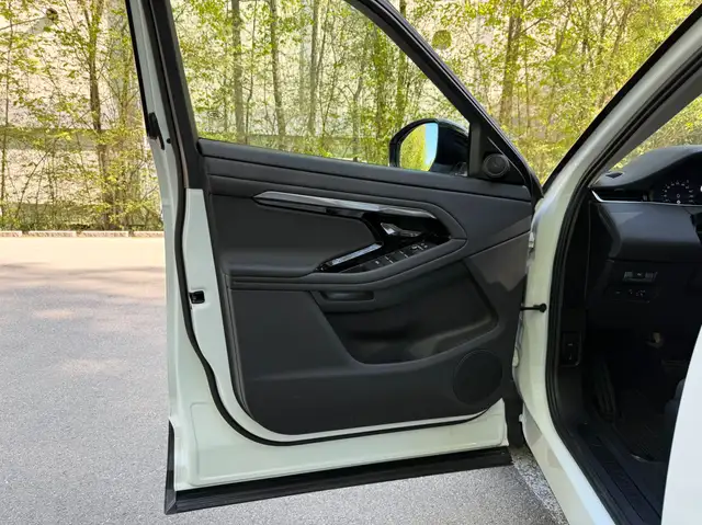Land Rover Range Rover Evoque view 12