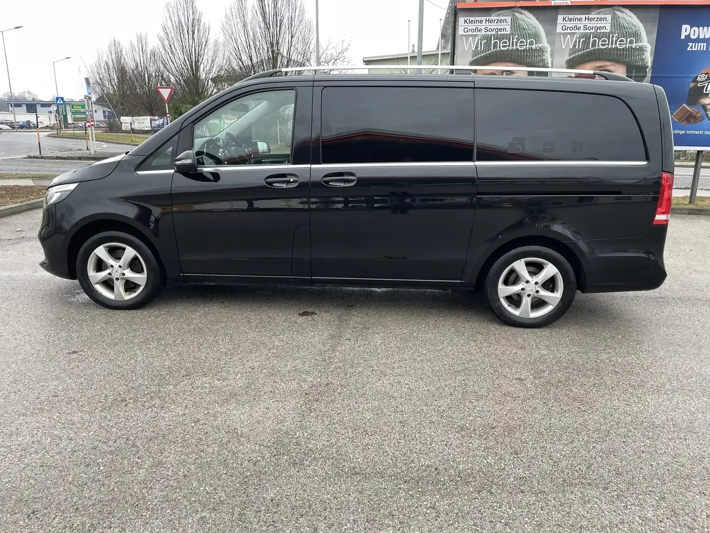 Mercedes-Benz V 250 V 250 d Kombi 4MATIC lang Avantgarde Aut. Avantgarde Schwarz - 1