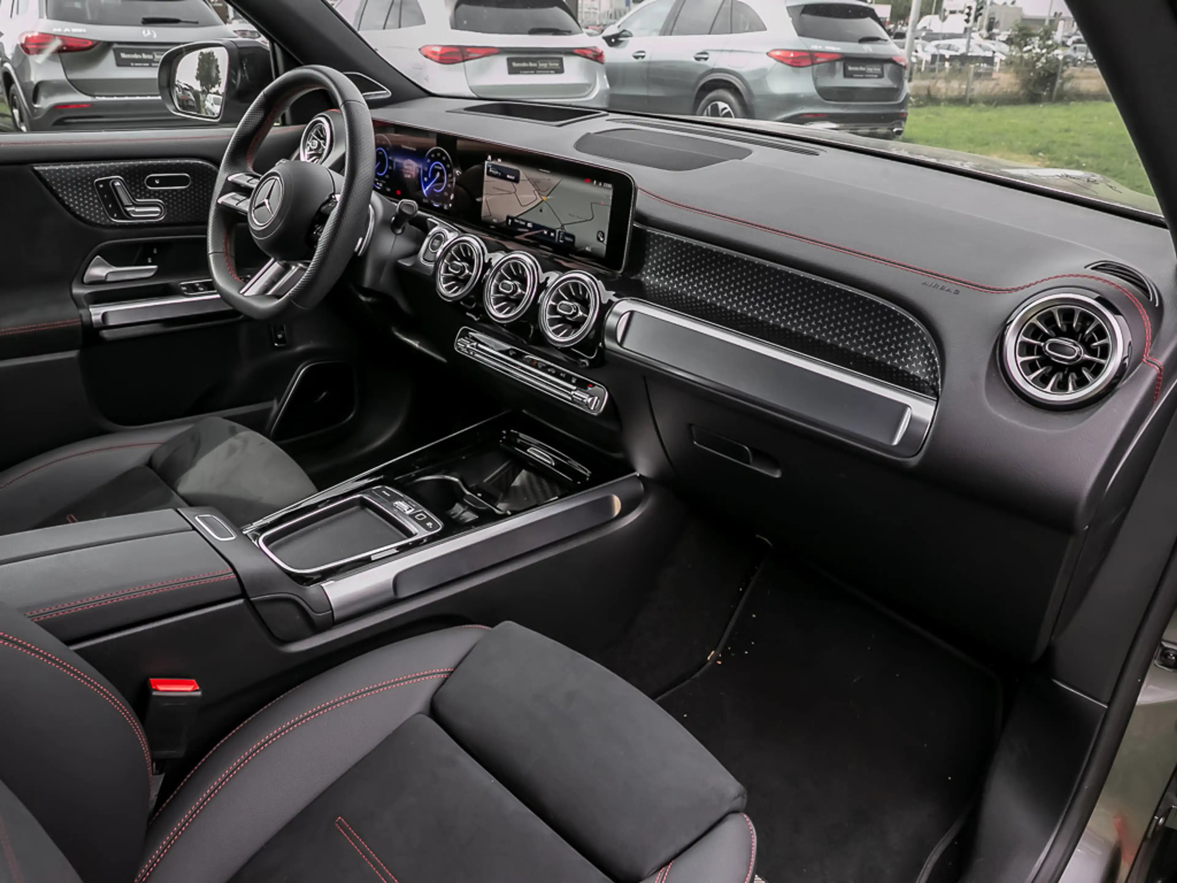Mercedes-Benz EQB 250 + AMG Premium AHK Night Sitzhzg Kamera — photo 6