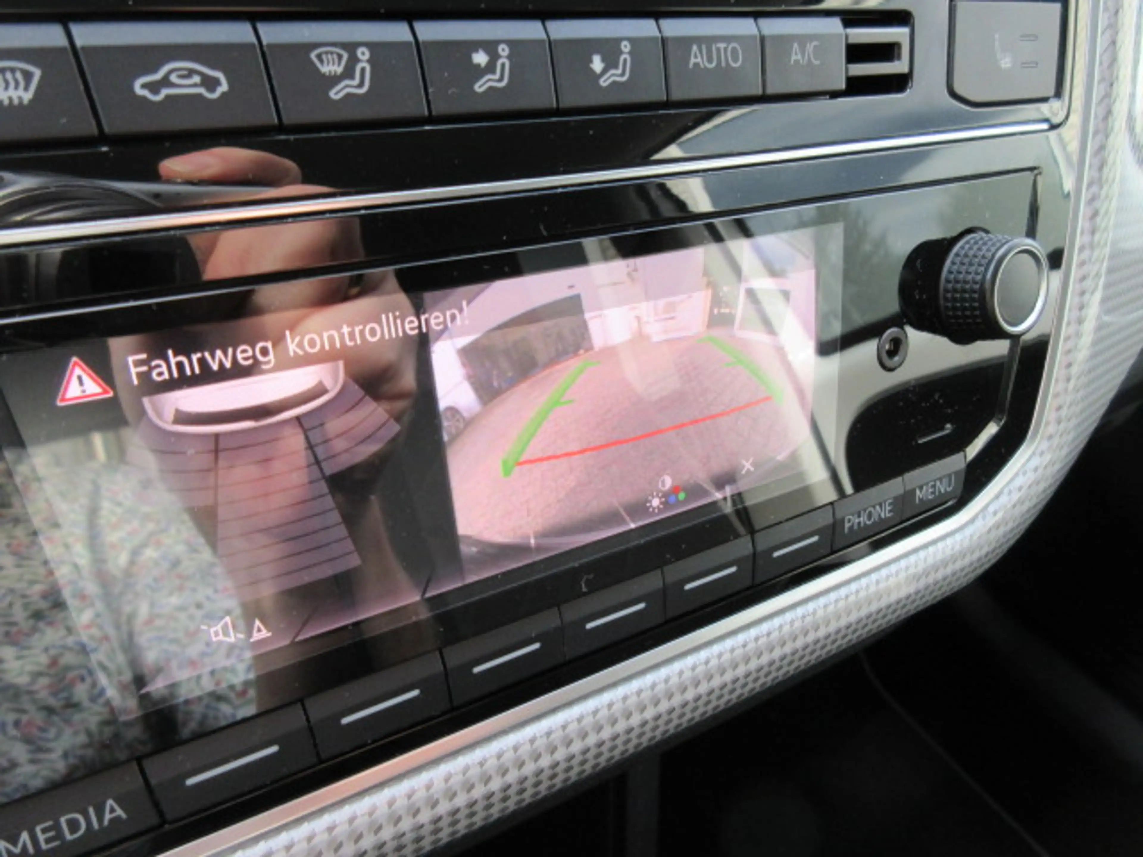 Volkswagen e-up! Style "Plus" Automatik NAVIV. KAMERA ALU GRA APS SITZHEIZUNG CLIMATRONIC — photo 11