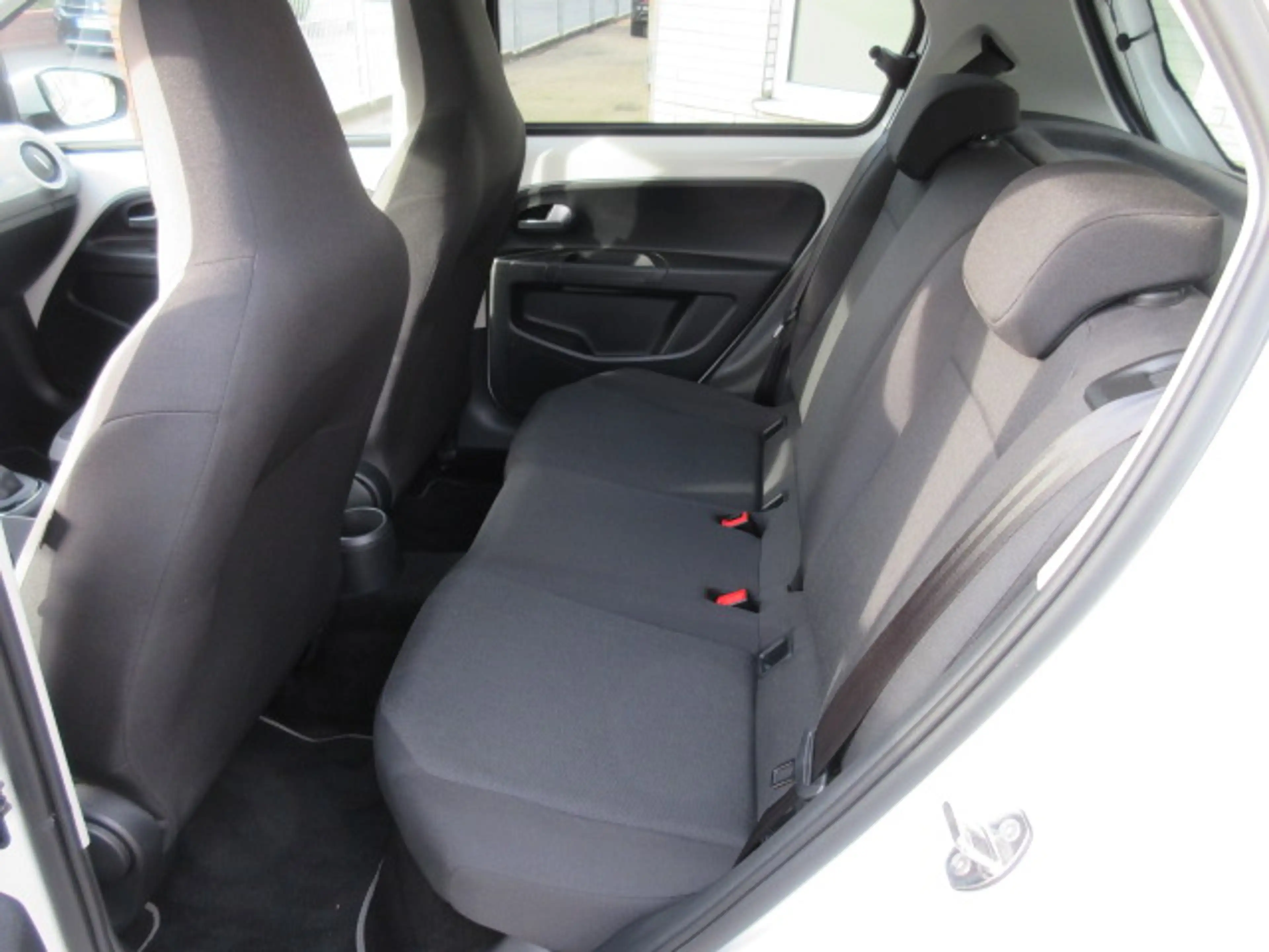 Volkswagen e-up! Style "Plus" Automatik NAVIV. KAMERA ALU GRA APS SITZHEIZUNG CLIMATRONIC — photo 7