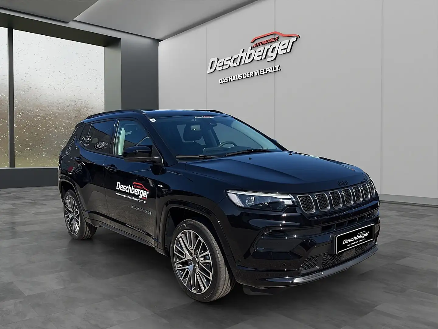 Jeep Compass 1.5 Multiair Summit T4 FWD DCT7 e-Hybrid MHEV Schwarz - 2