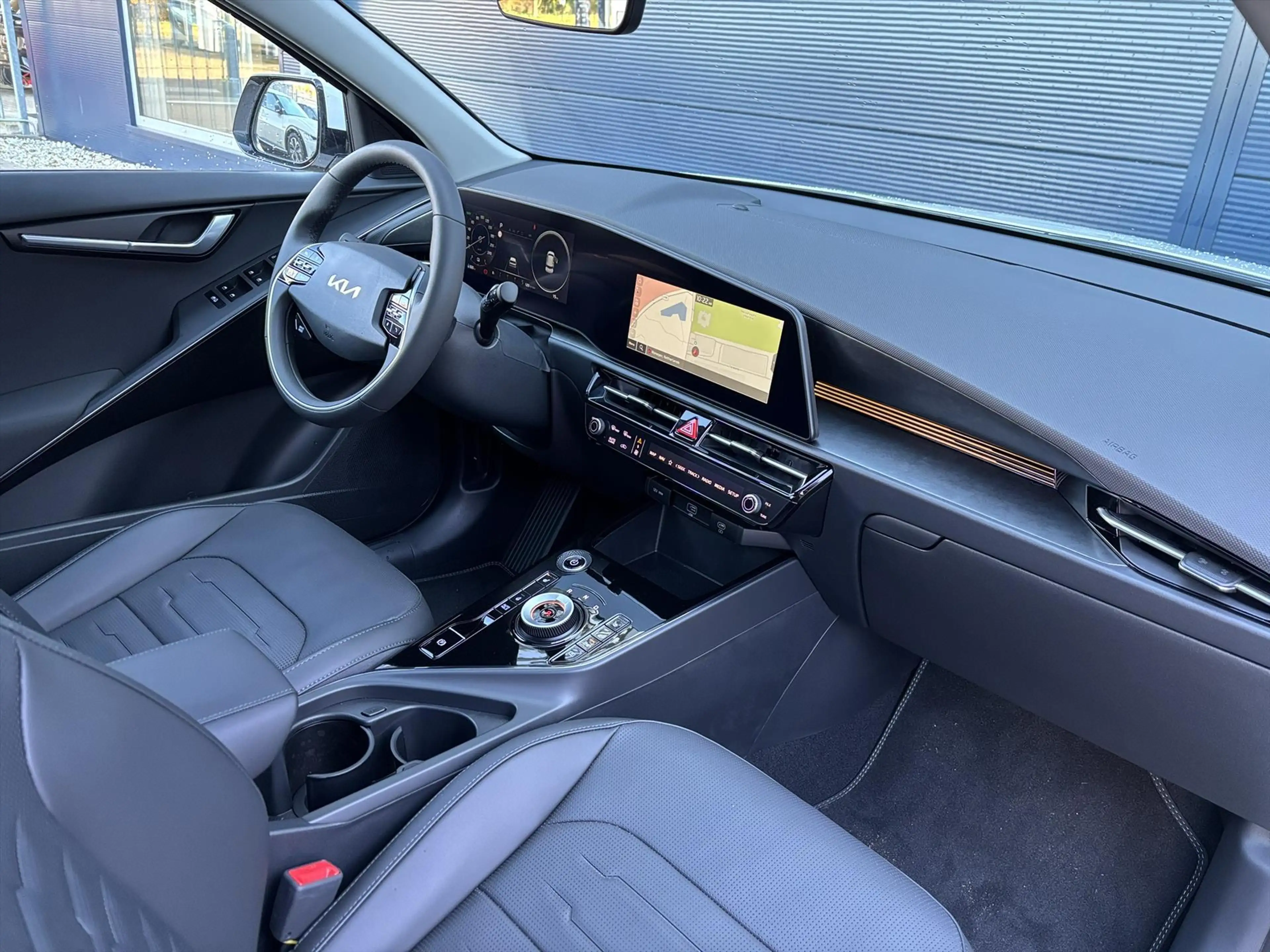 Kia e-Niro 64,8 kWh 204pk Edition Advanced | Stoel/Stuurverwa — photo 10