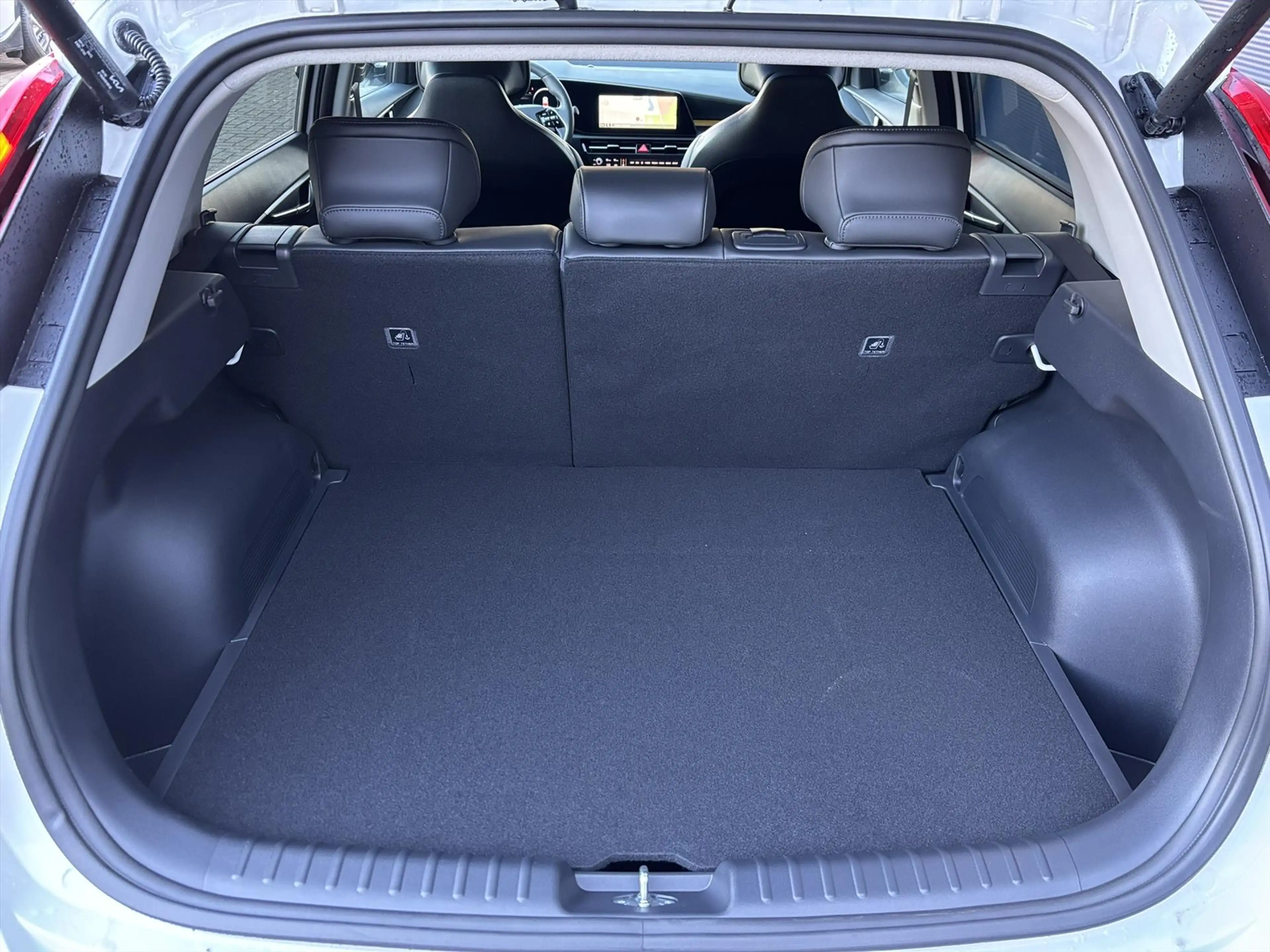 Kia e-Niro 64,8 kWh 204pk Edition Advanced | Stoel/Stuurverwa — photo 7