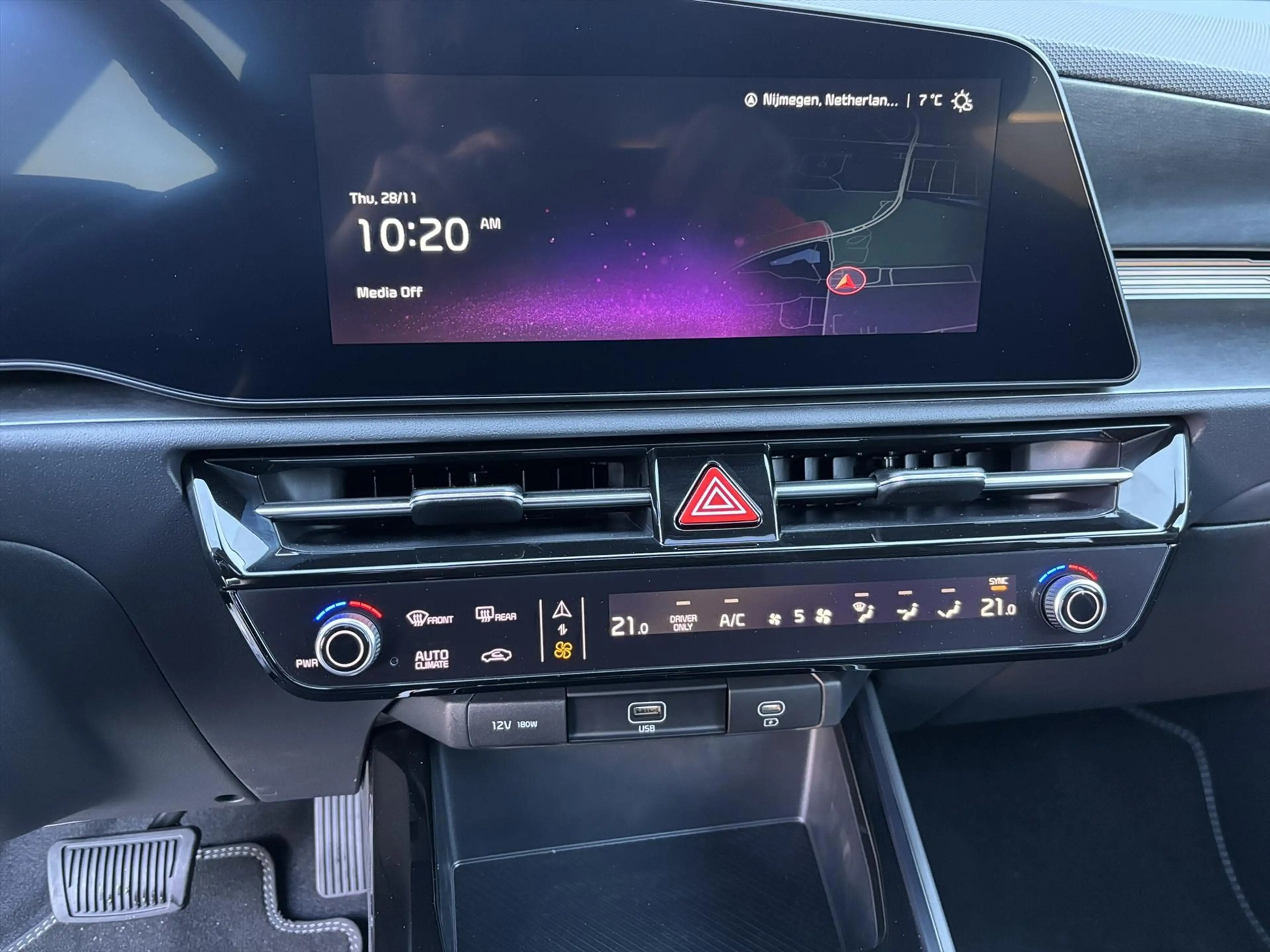Kia e-Niro 64,8 kWh 204pk Edition Advanced | Stoel/Stuurverwa — photo 15