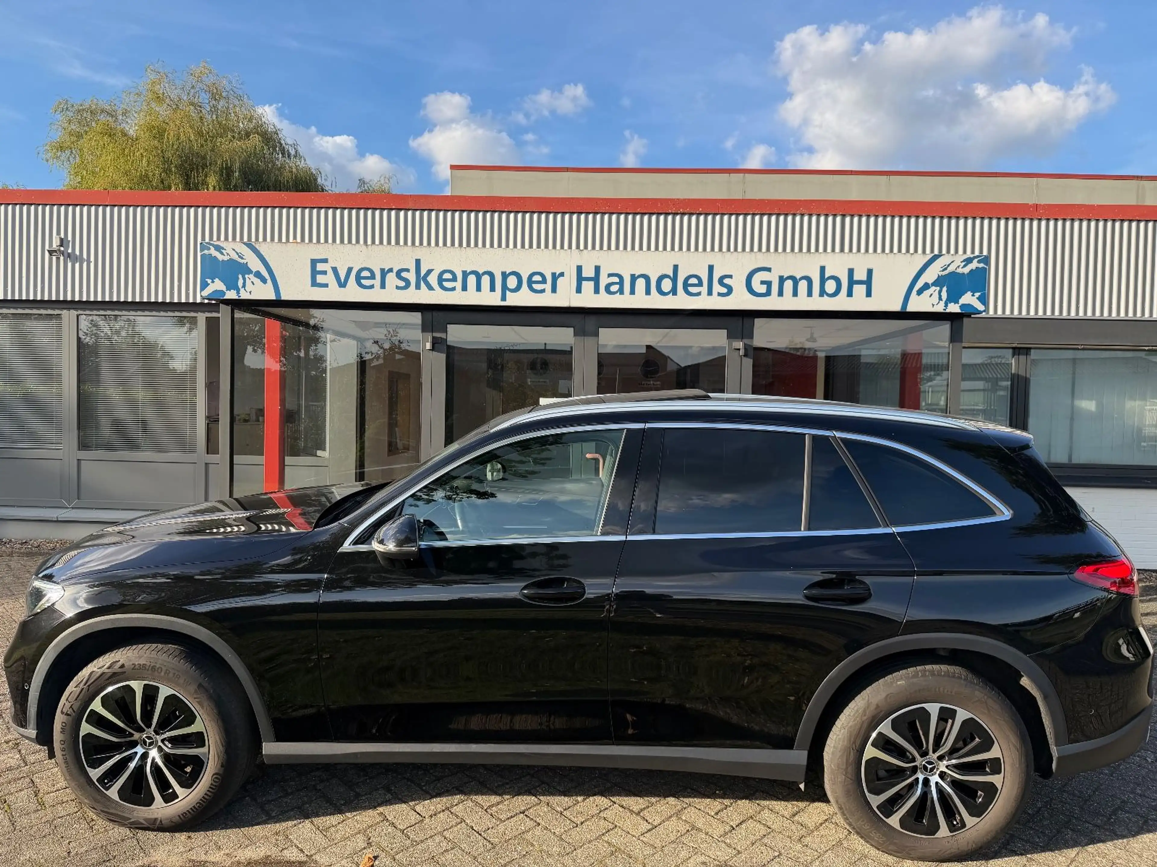 Mercedes-Benz GLC 220 d 4Matic /PANO/AHK/MEMORY — photo 3