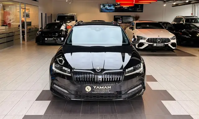 Skoda Superb view 3