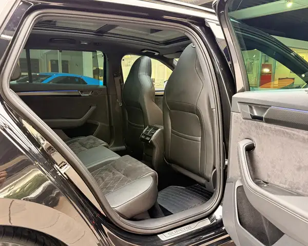Skoda Superb view 27