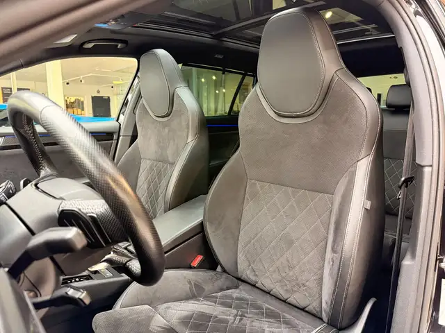 Skoda Superb view 12