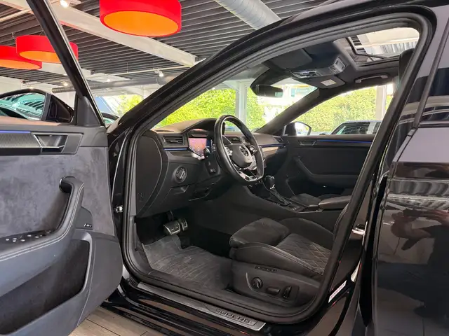 Skoda Superb view 10