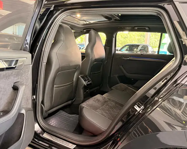 Skoda Superb view 25