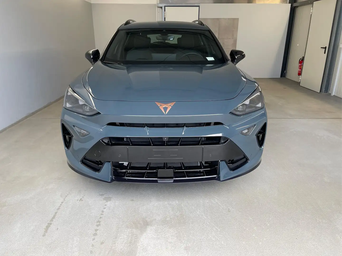 CUPRA Formentor Neues Modell 150 PS DSG Kessy+Navi 1.5 eTSI DSG... Albastru - 2