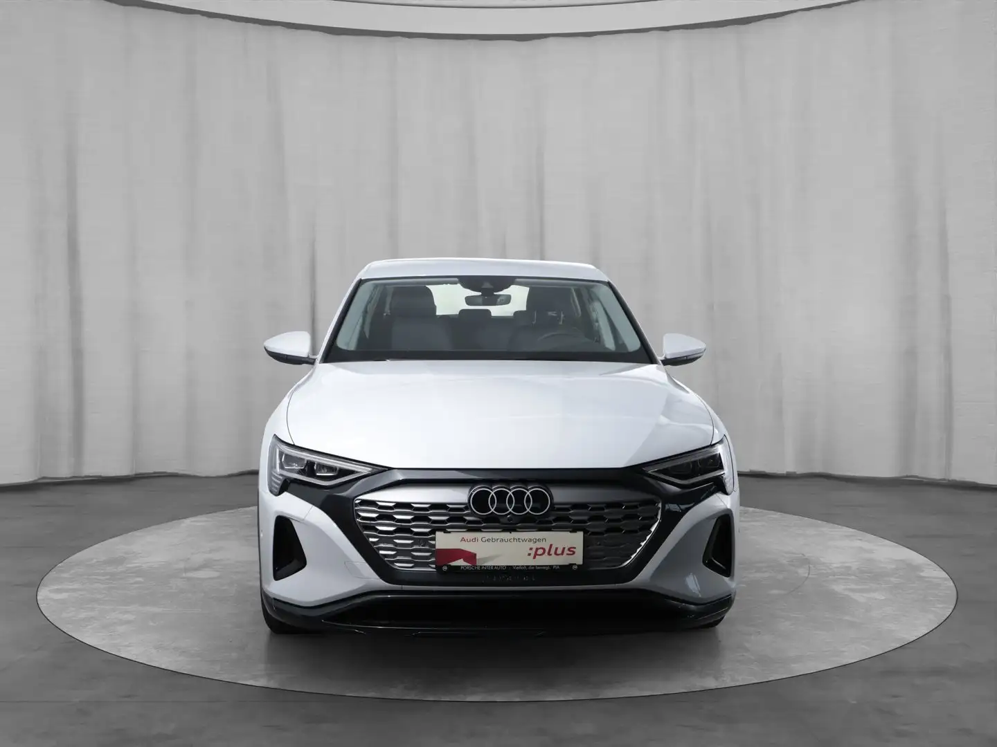 Audi Q8 55 e-tron quattro business Weiß - 2
