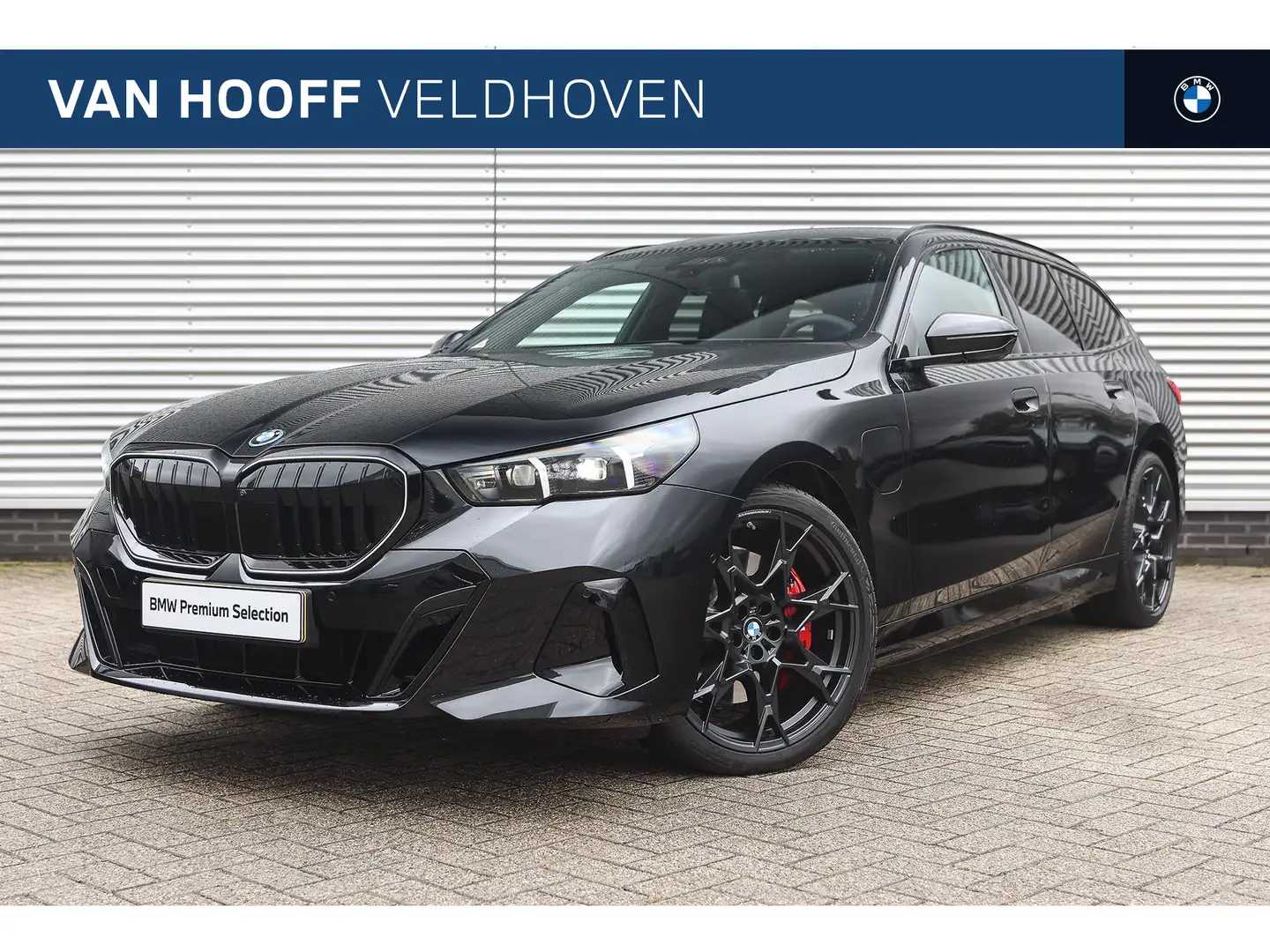 BMW 550 5 Serie Touring 550e xDrive M Sport Automaat / Pan Zwart - 1