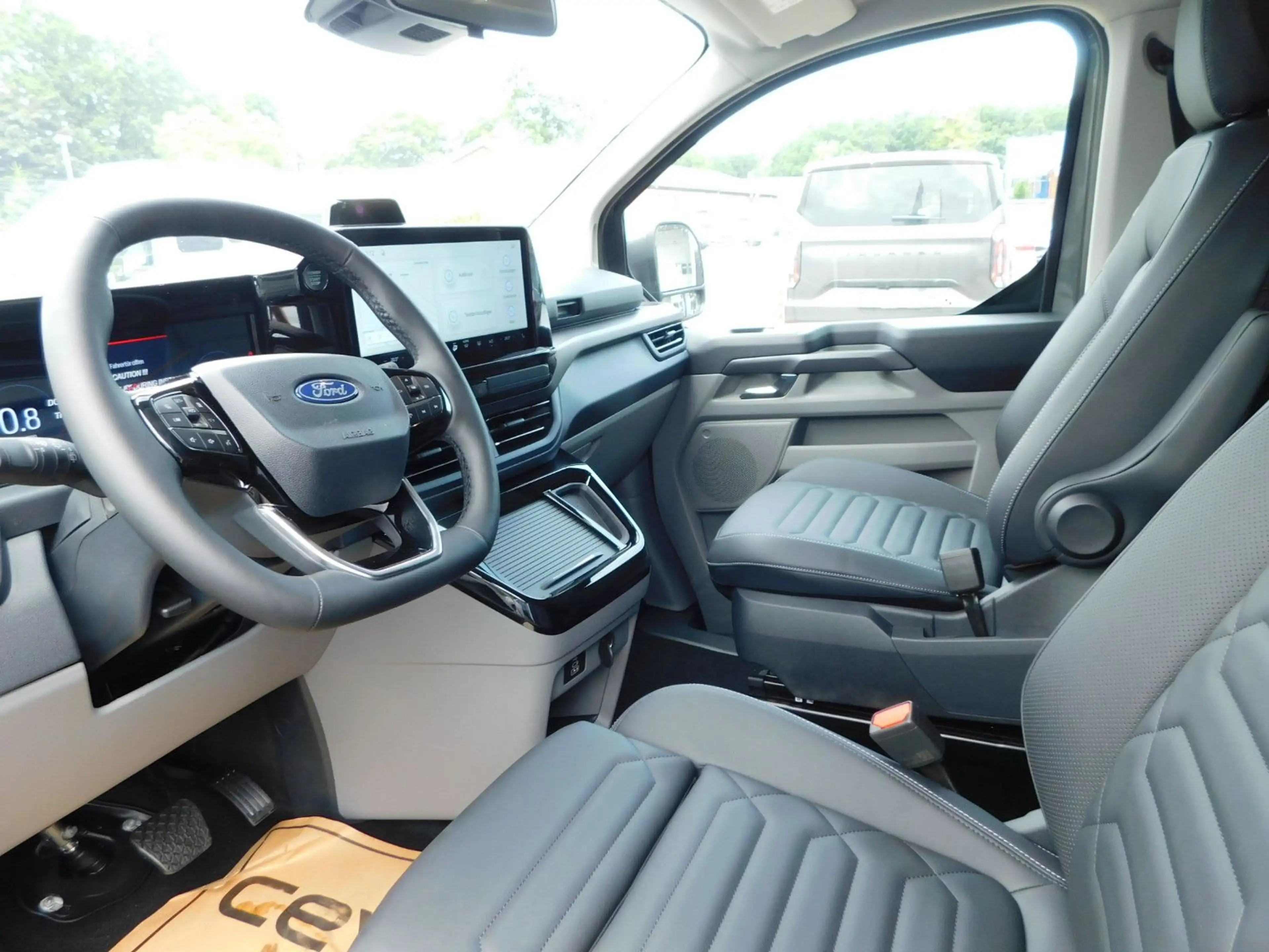 Ford Tourneo Custom 2.0 L2 Auto Titanium Allrad/Leder — photo 12