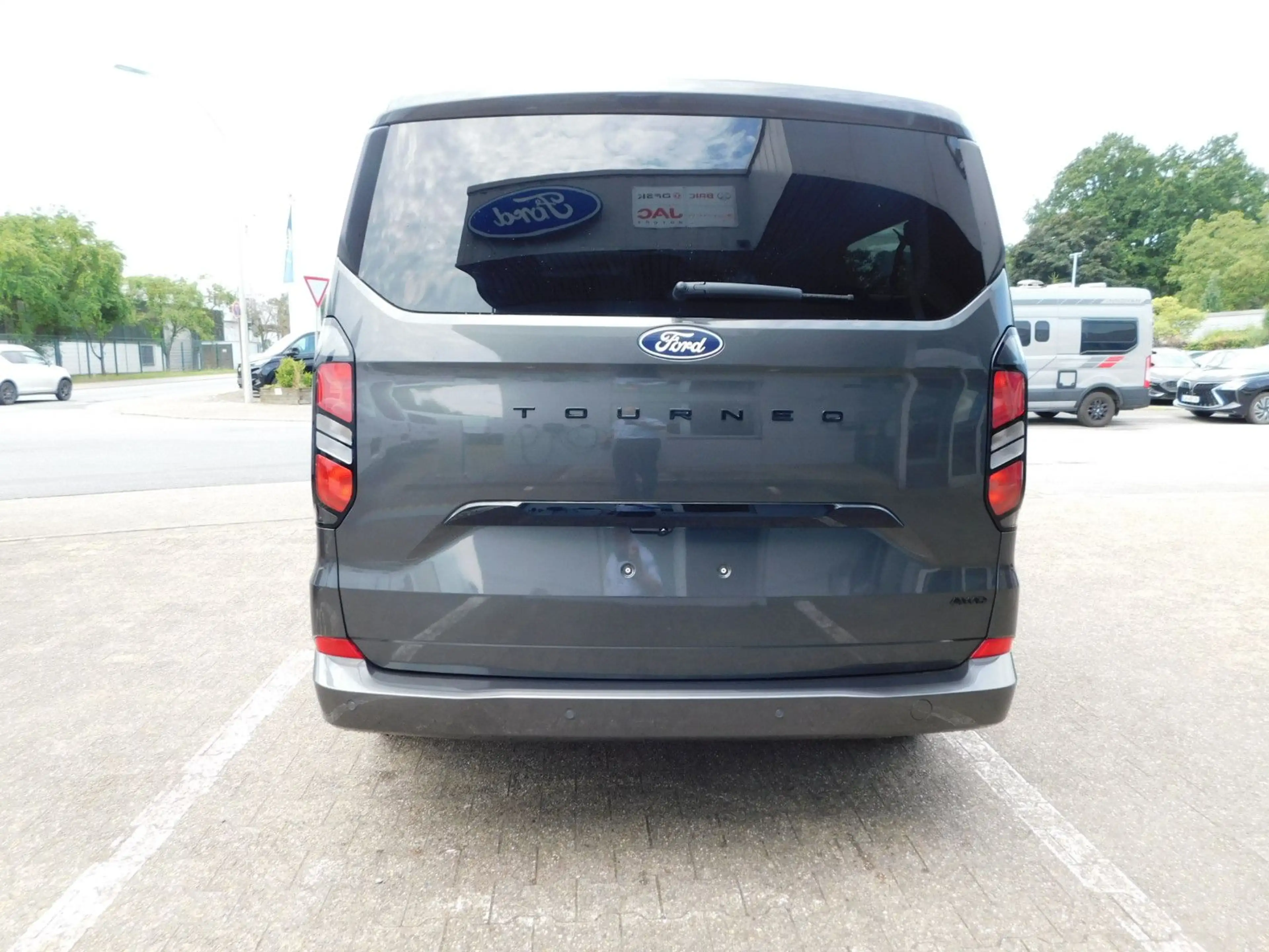 Ford Tourneo Custom 2.0 L2 Auto Titanium Allrad/Leder — photo 6