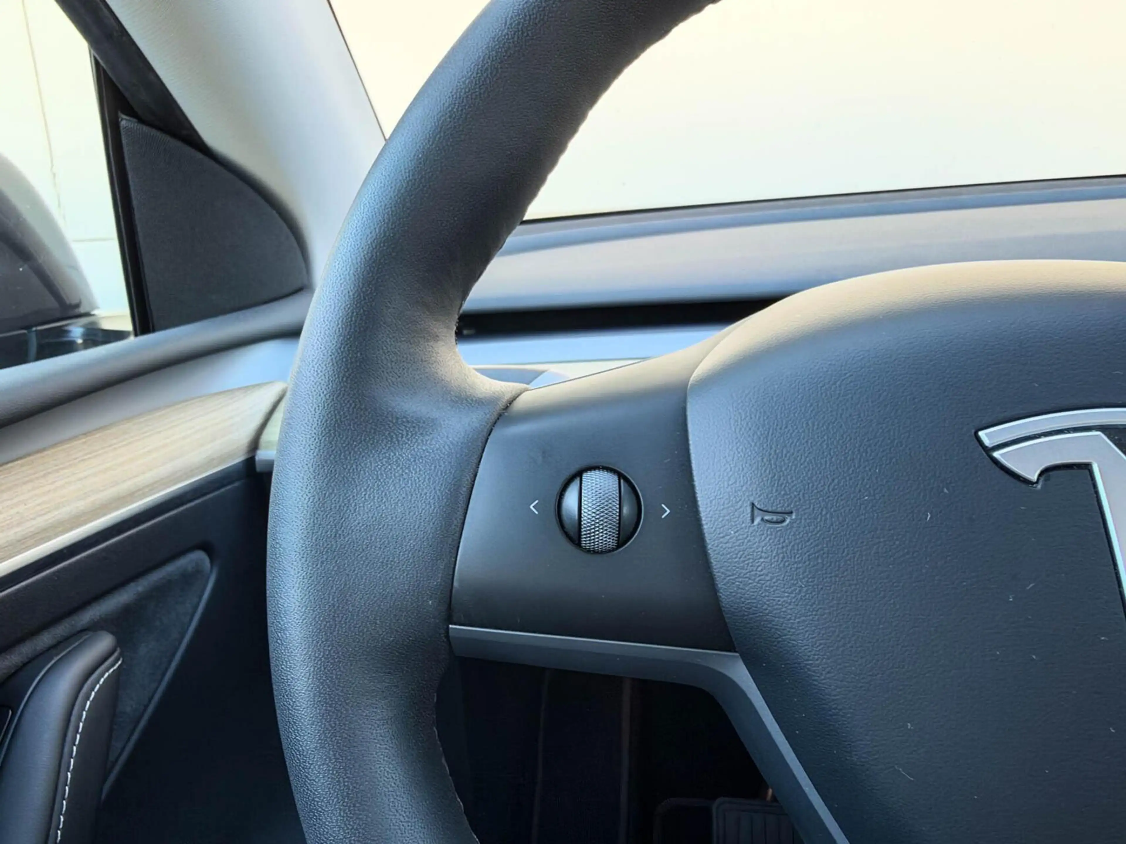 Tesla Model Y RWD 58 kWh | SOH 90.5% | LFP accu | 20 inch LMV | — photo 32