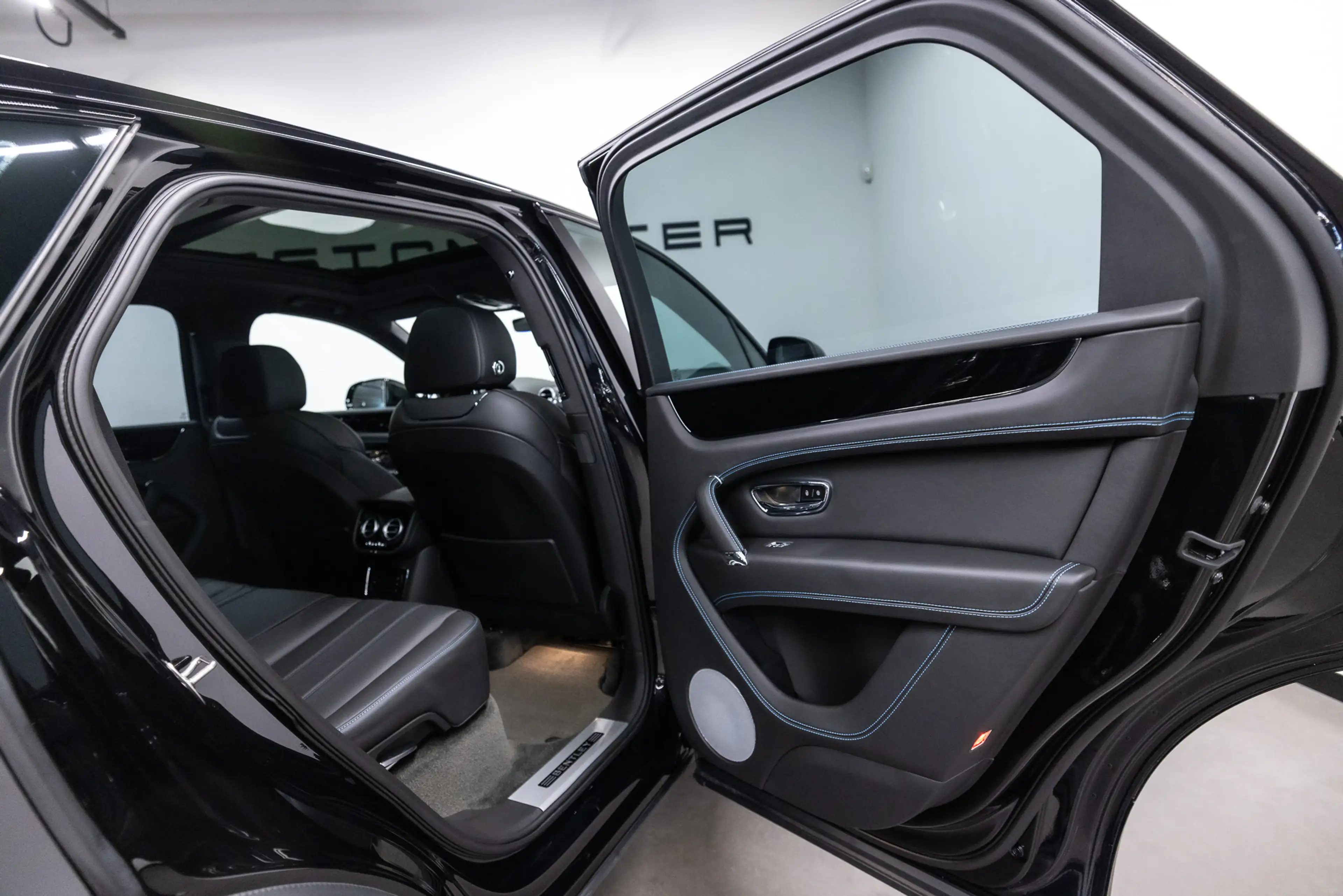 Bentley Bentayga 4.0 V8 Btw auto, (€ 115.528,93 Ex B.T.W) DEALER AU — photo 24