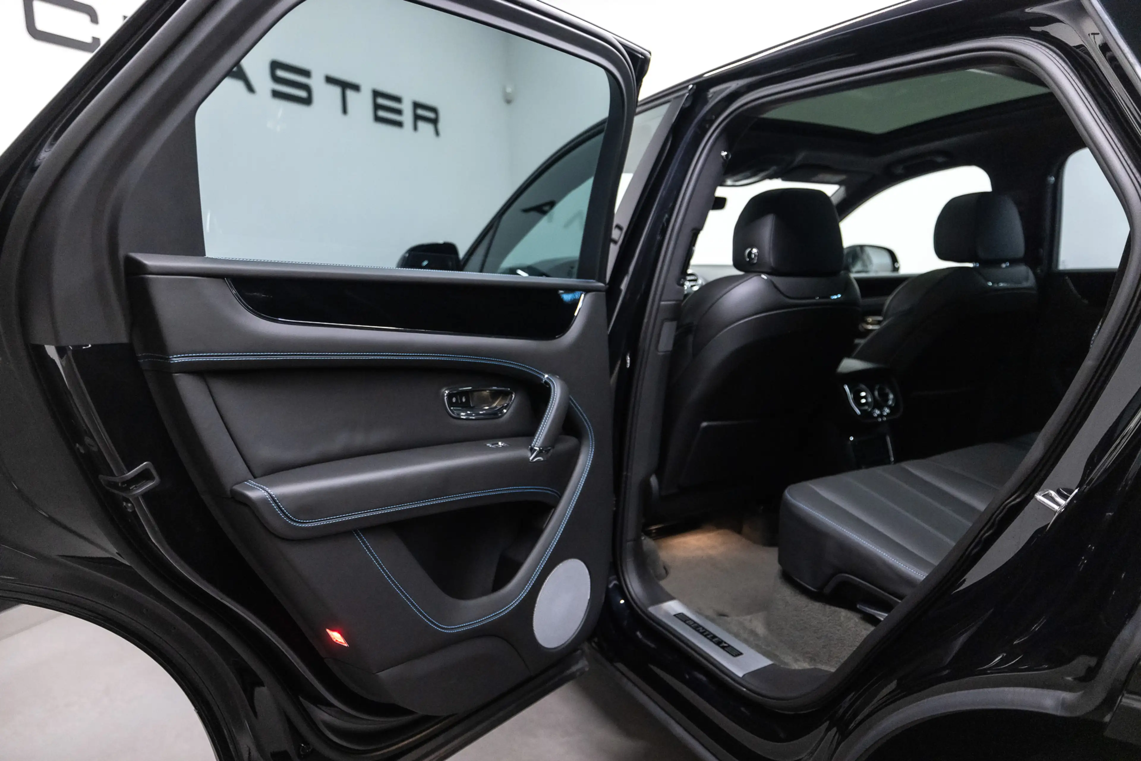 Bentley Bentayga 4.0 V8 Btw auto, (€ 115.528,93 Ex B.T.W) DEALER AU — photo 48