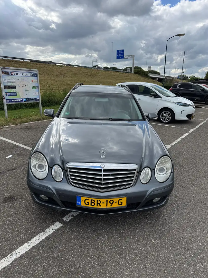 Mercedes-Benz E 220 Business Edition Grijs - 2