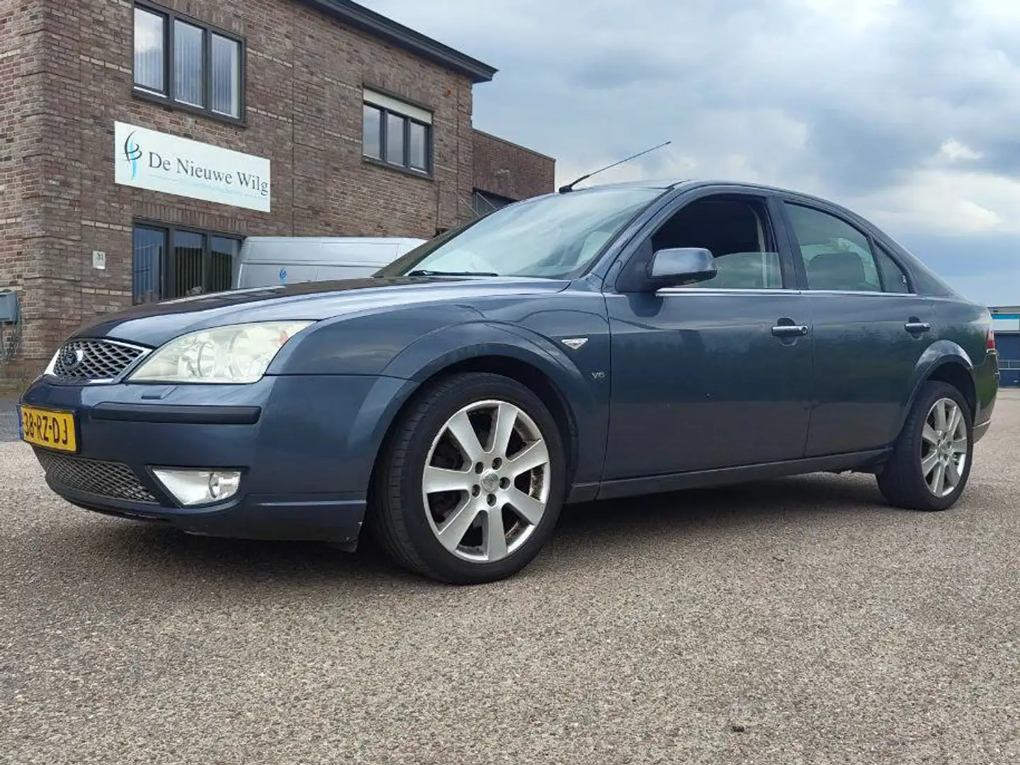 Ford Mondeo Mondeo 2.5 V6 Platinum Gris - 1