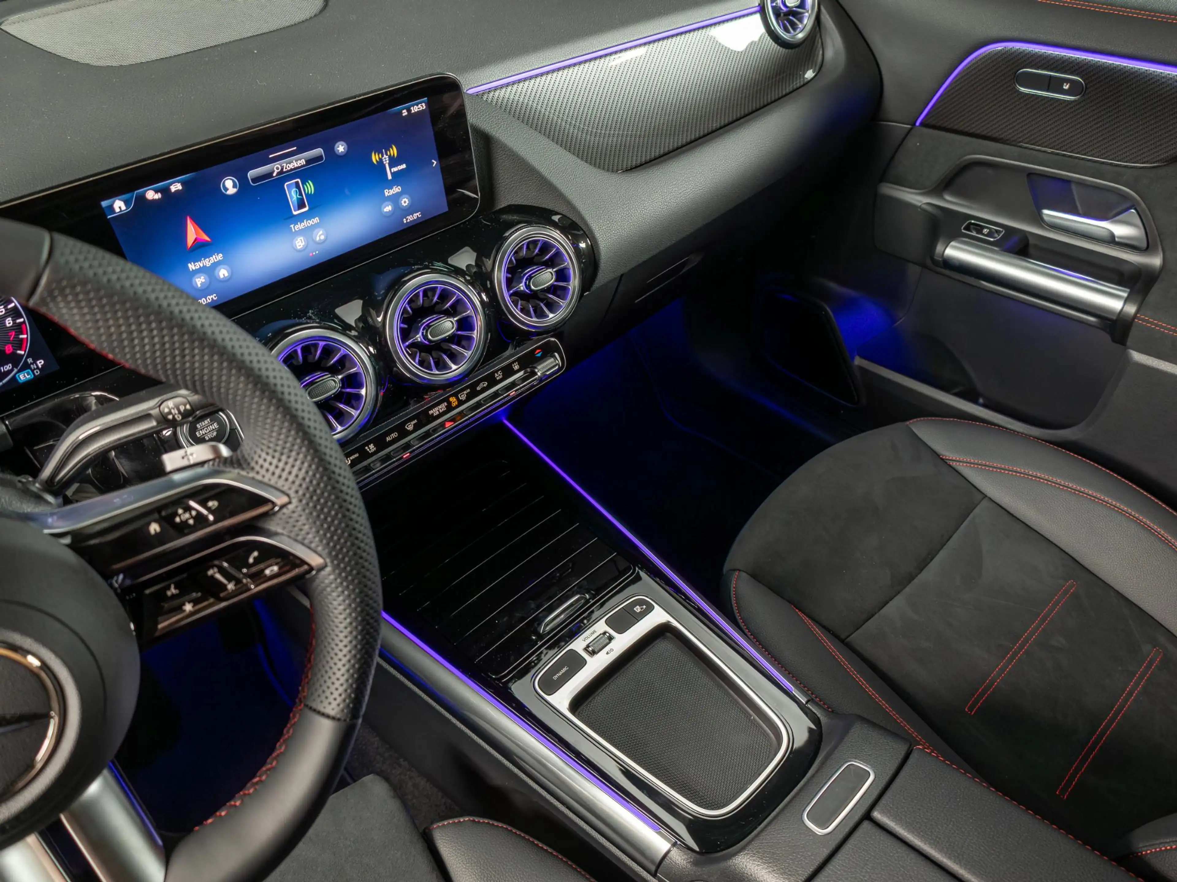 Mercedes-Benz GLA 250 e Business Solution AMG | Panorama dak — photo 15