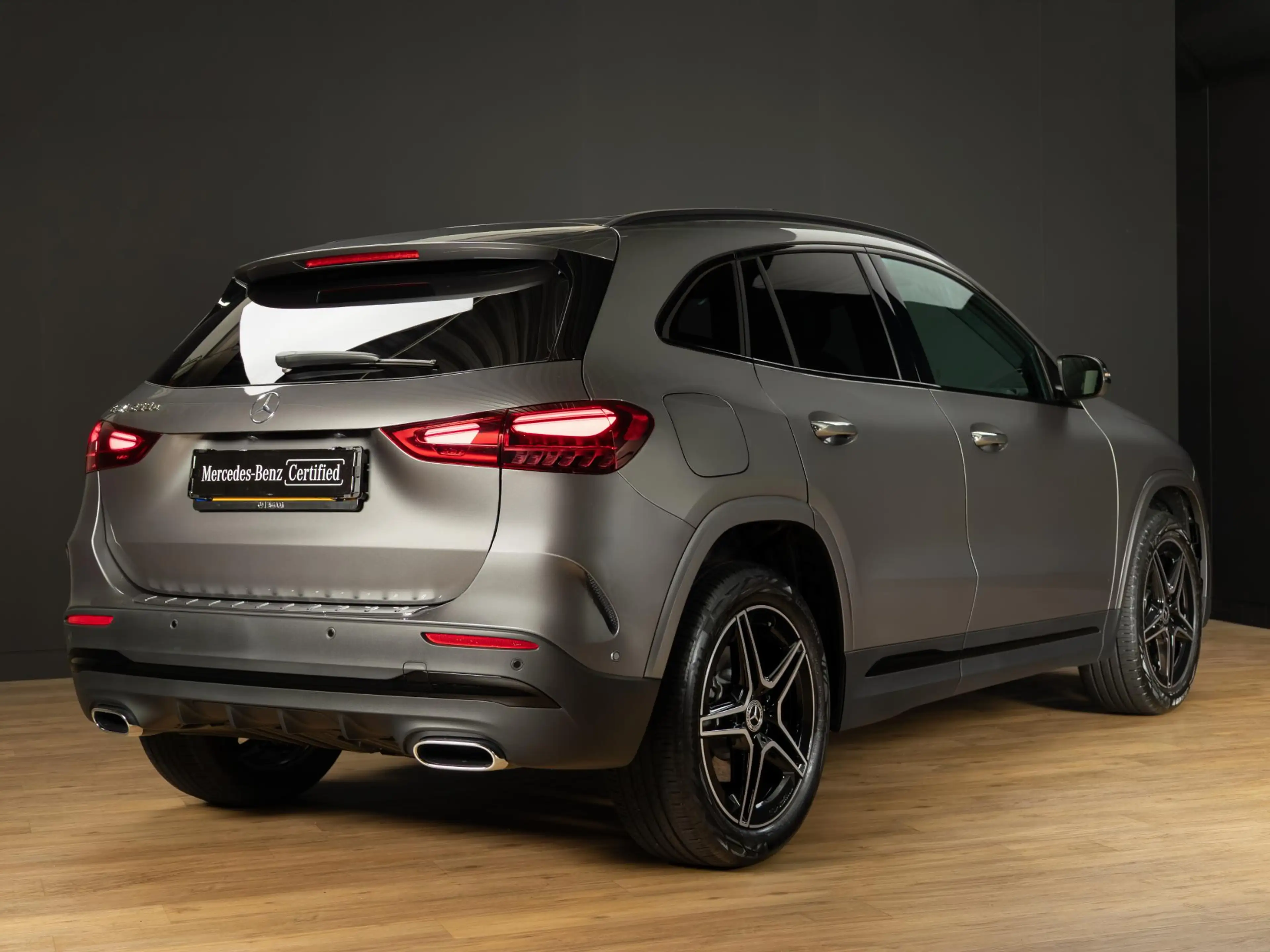 Mercedes-Benz GLA 250 e Business Solution AMG | Panorama dak — photo 2