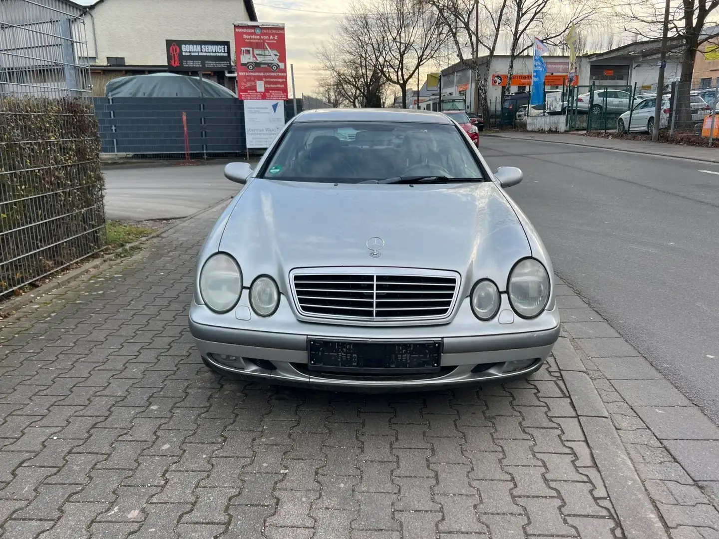 Mercedes-Benz CLK 200 TÜV bis 12/27 Silber - 2