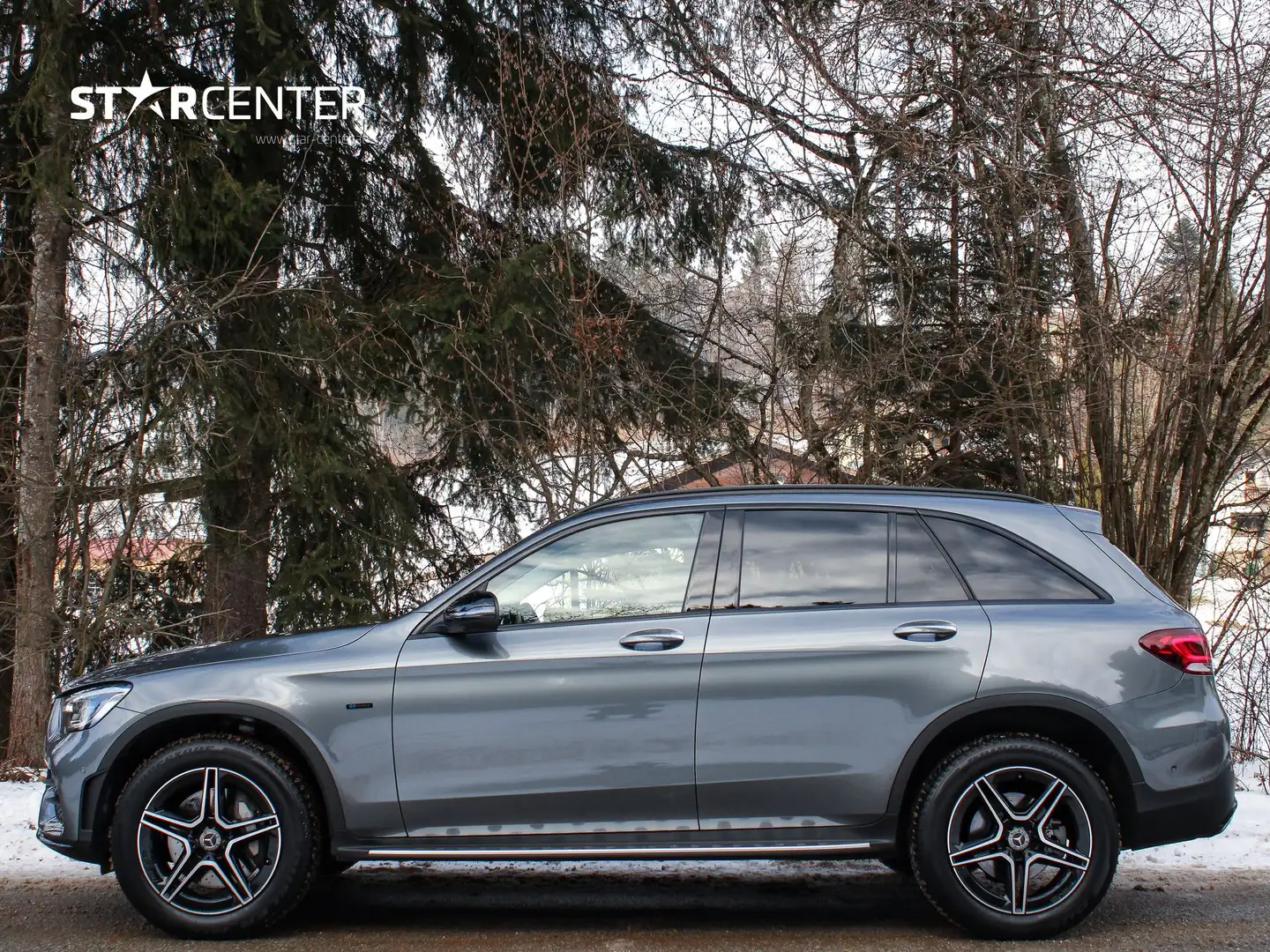 Mercedes-Benz GLC 300 e PHEV 4Matic AMG Line Grau - 2